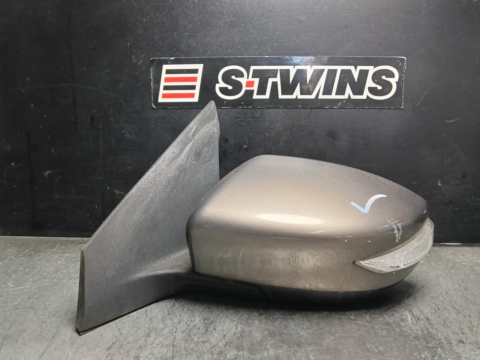 Used auto part listing image: 2015 NISSAN PULSAR LEFT DOOR MIRROR B17, SEDAN, POWER FOLD TYPE, 12/12-12/17 0000414191