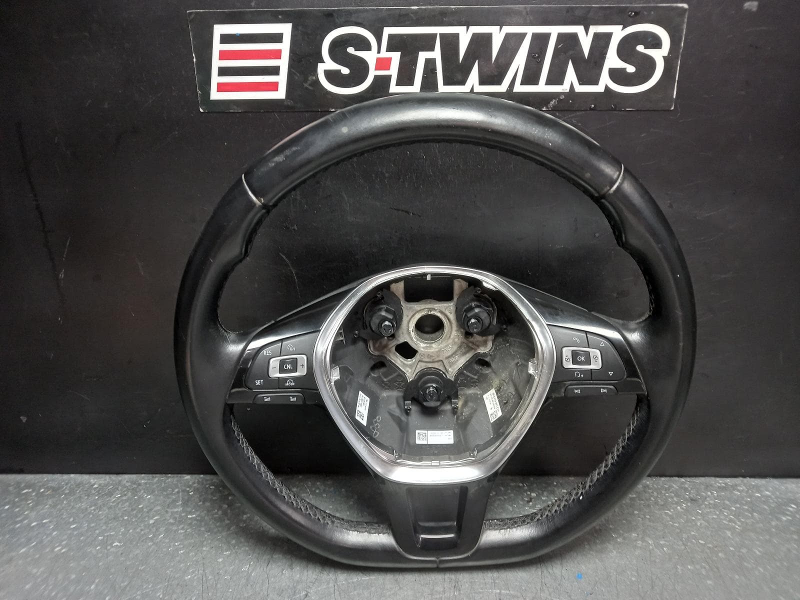 Used auto part listing image: 2015 VOLKSWAGEN CADDY STEERING WHEEL LEATHER, 2KN, 12/15-02/21 0000374639