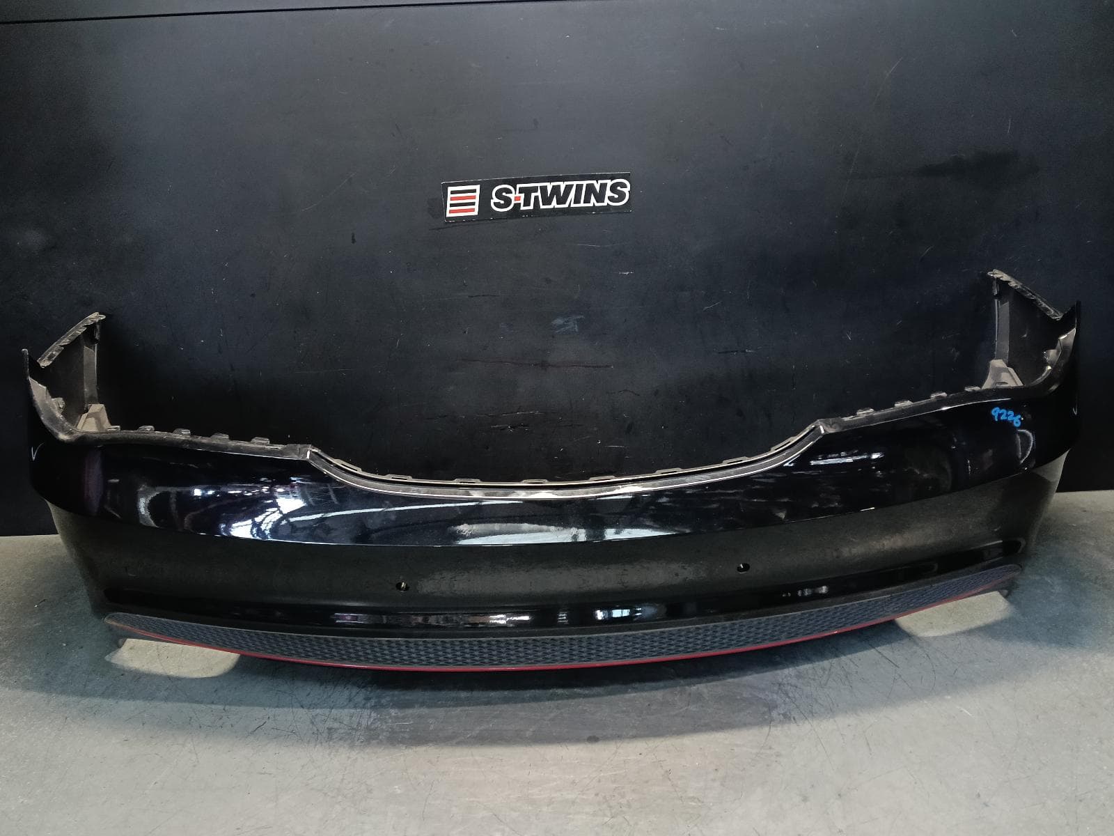 Used auto part listing image: 2014 MERCEDES CLA CLASS REAR BUMPER C117/X117, BUMPER BAR, CLA250/CLA45 AMG, COUPE/WAGON, 09/13-05/16 0000409448