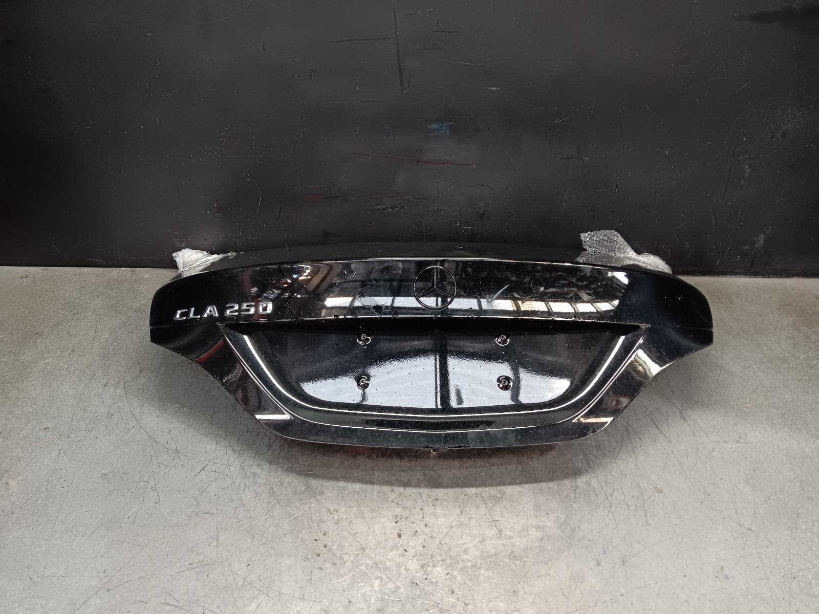 Used auto part listing image: 2014 MERCEDES CLA CLASS BOOTLID TAILGATE BOOTLID, C117, SEDAN, 09/13-01/19 0000410381