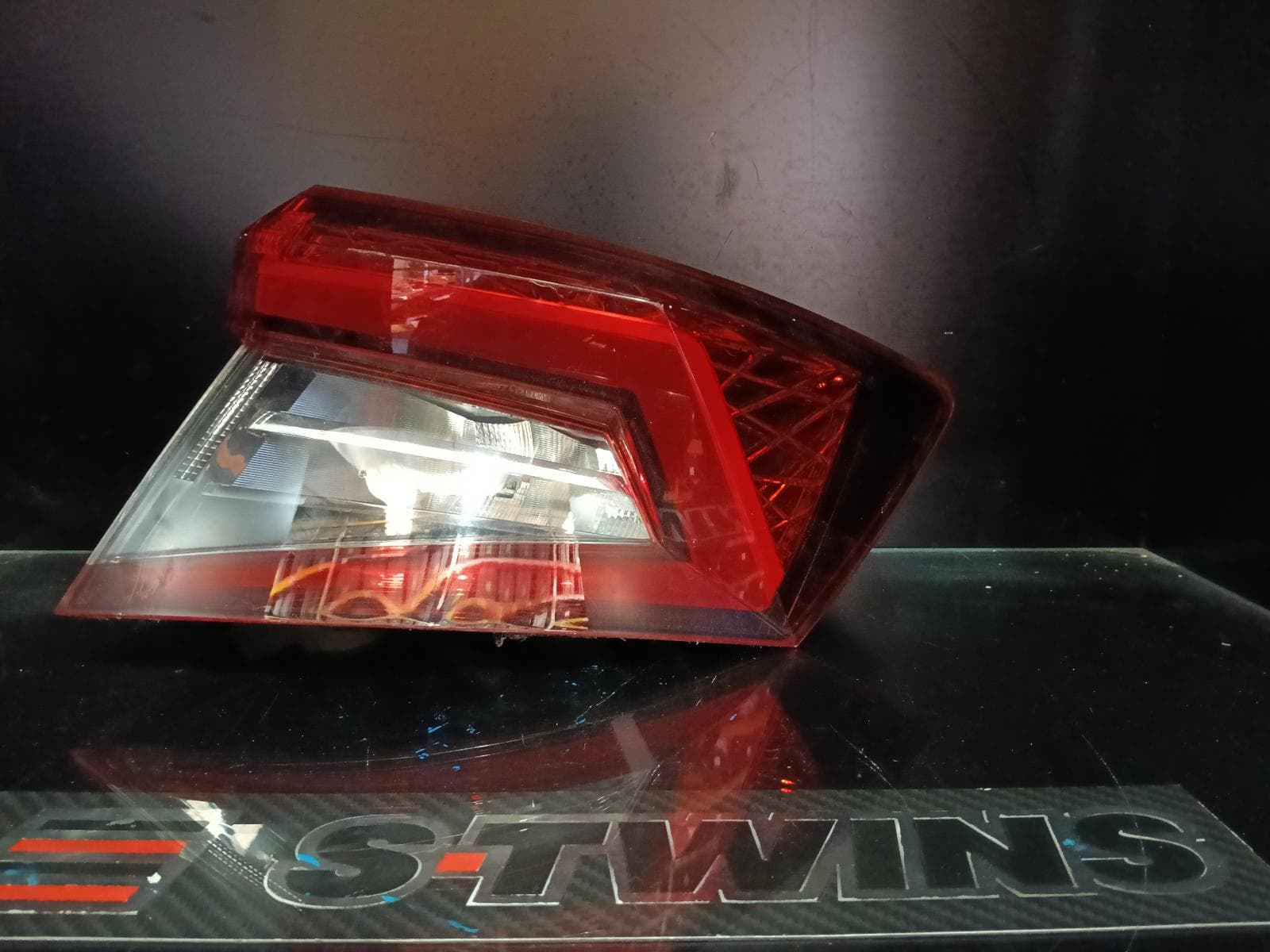 Used auto part listing image: 2021 SKODA KAROQ RIGHT TAILLIGHT NU, IN BODY, 04/18-02/22 0000384786
