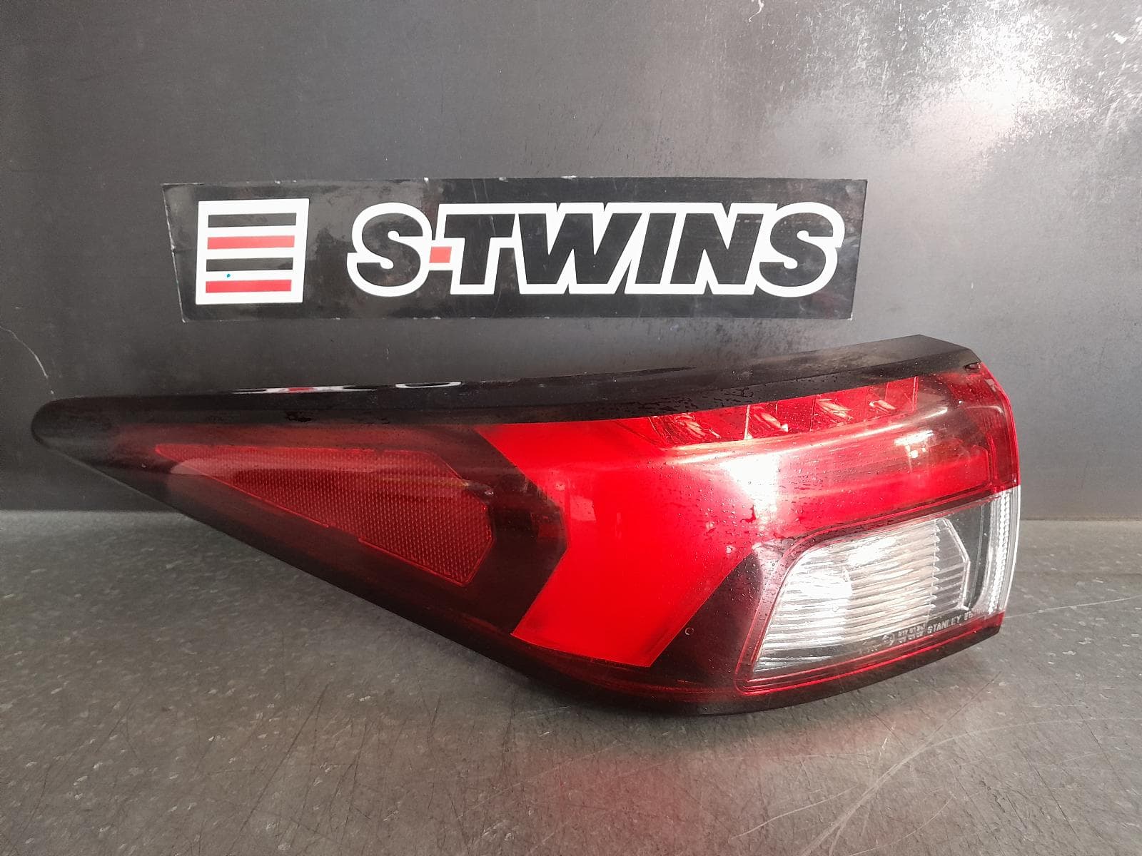 Used auto part listing image: 2022 MITSUBISHI OUTLANDER LEFT TAILLIGHT ZM, IN BODY, W/ LED TYPE, 08/21-04/25 0000323814