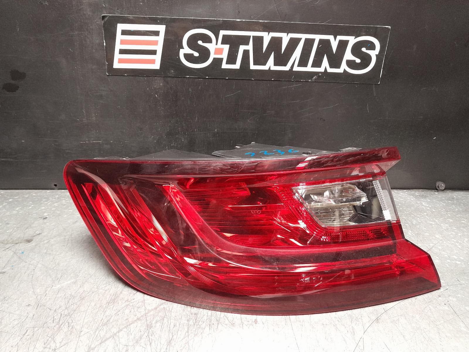 Used auto part listing image: 2016 RENAULT MEGANE LEFT TAILLIGHT BFB, HATCH, 06/16-02/20 0000373973