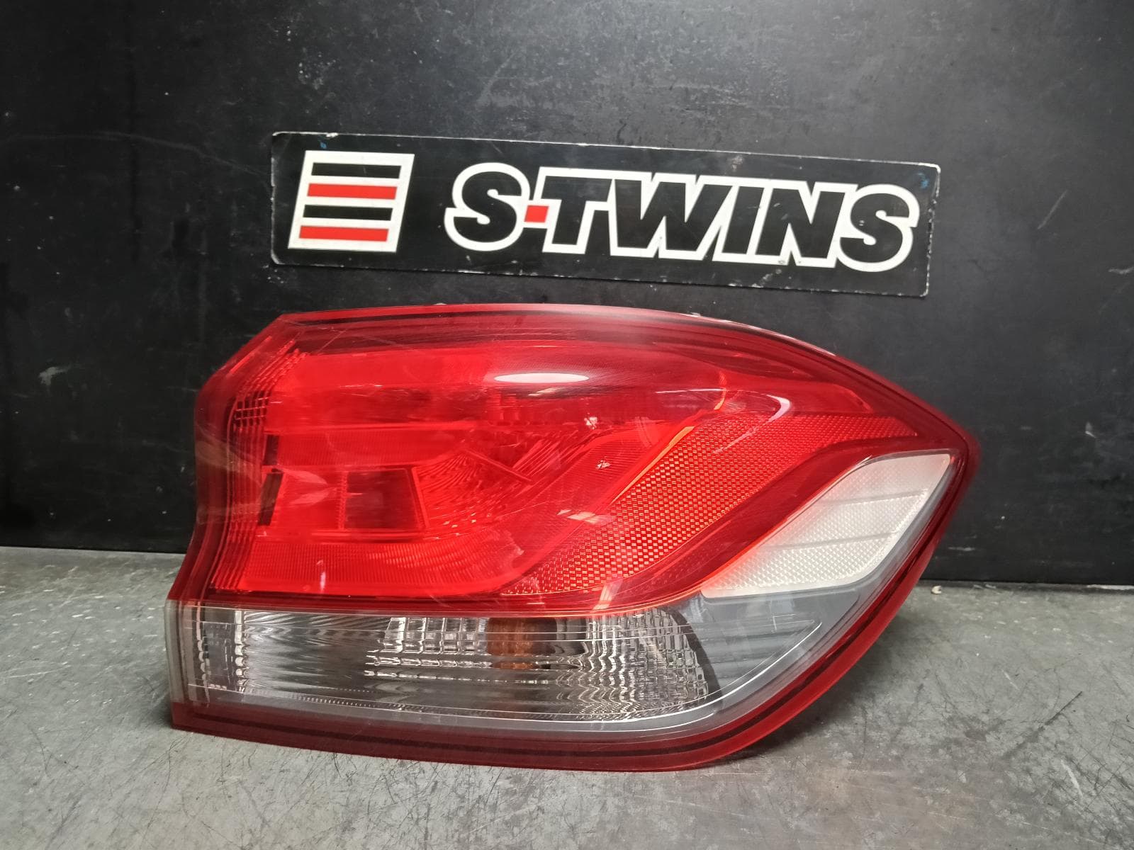 Used auto part listing image: 2017 HYUNDAI I30 RIGHT TAILLIGHT IN BODY, PD, HALOGEN TYPE, HATCH (S.KOREA VIN KMHH), GO/ACTIVE/ELITE/SR, 03/17-12/23 0000414202