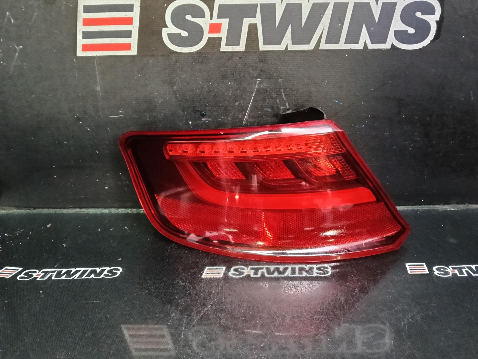 Used auto part listing image: 2014 AUDI A3 LEFT TAILLIGHT A3/S3/RS3, 8V, HATCH, LED TYPE, 03/13-04/16 0000391511