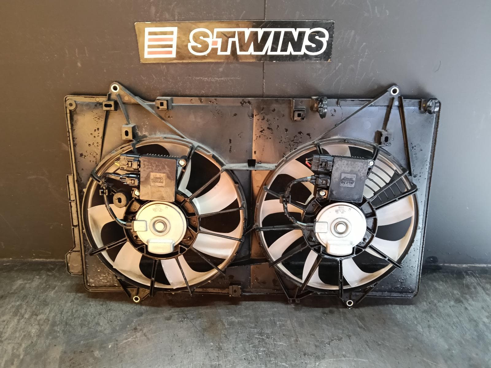 Used auto part listing image: 2017 MAZDA CX5 FAN DUAL FAN ASSY, DIESEL, 2.2, BI-TURBO, SH-VPTS CODE, KF, 02/17-04/18 0000414216