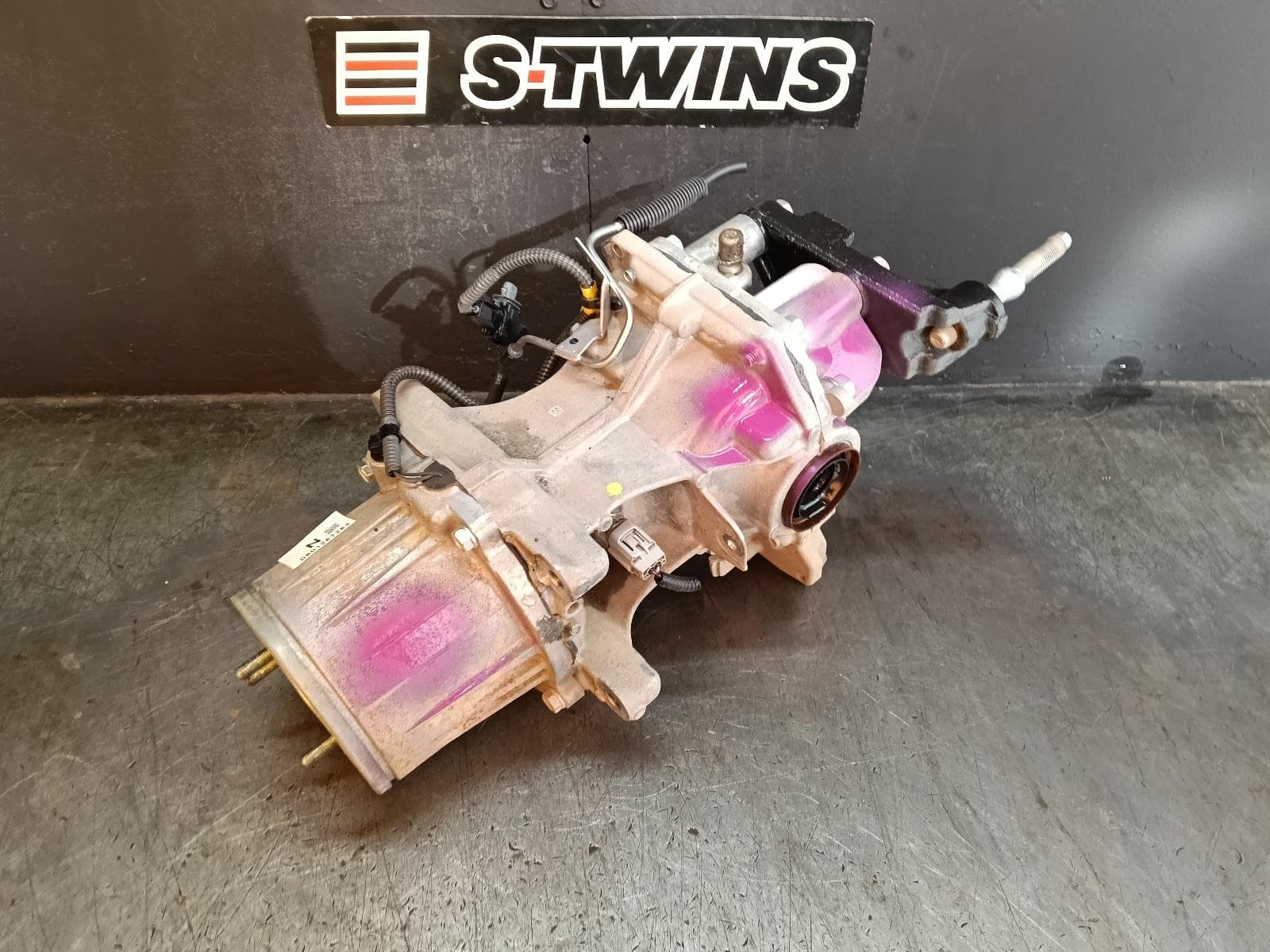 Used auto part listing image: 2017 MAZDA CX5 DIFFERENTIAL CENTRE KF, REAR, AUTO T/M, DIESEL, 2.2, 4.090 RATIO, 02/17-12/23 0000414230