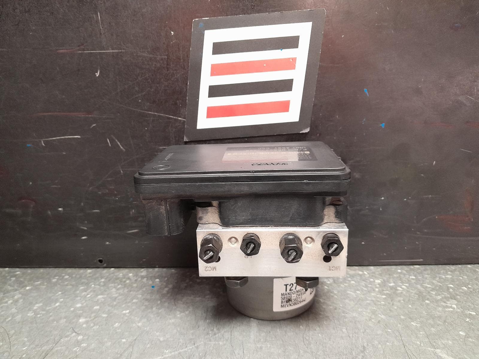 Used auto part listing image: 2017 HYUNDAI SANTA FE ABS PUMP MODULATOR DM, 06/12-02/18 0000368811