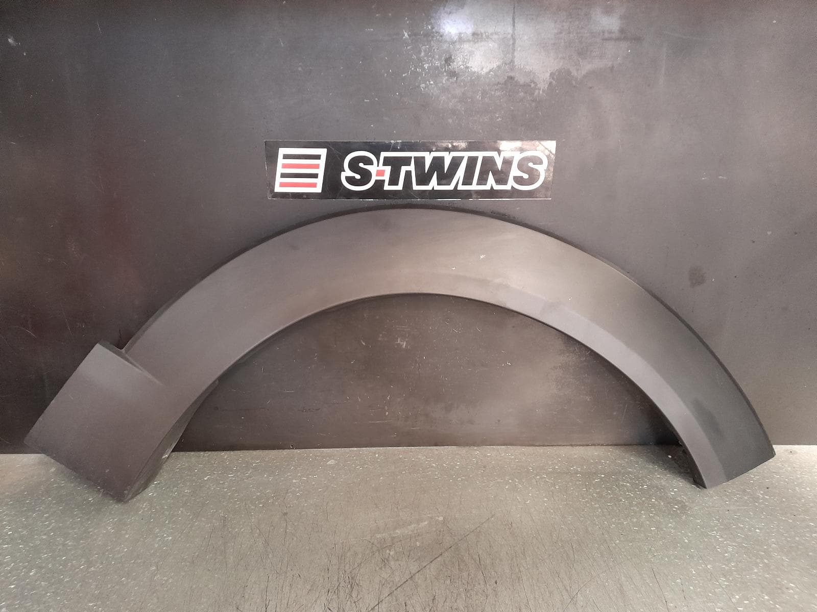 Used auto part listing image: 2021 MAZDA CX30 WHEEL ARCH FLARE RH FRONT, IN GUARD, DM, 10/19- 0000358751