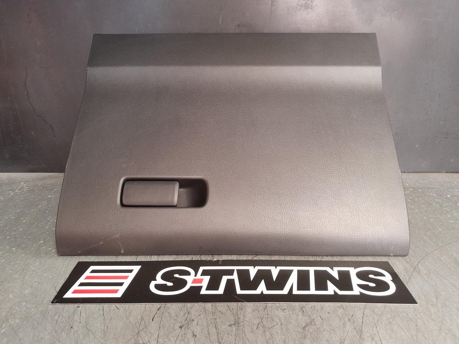 Used auto part listing image: 2021 MAZDA CX30 GLOVE BOX DM, 10/19- 0000358761