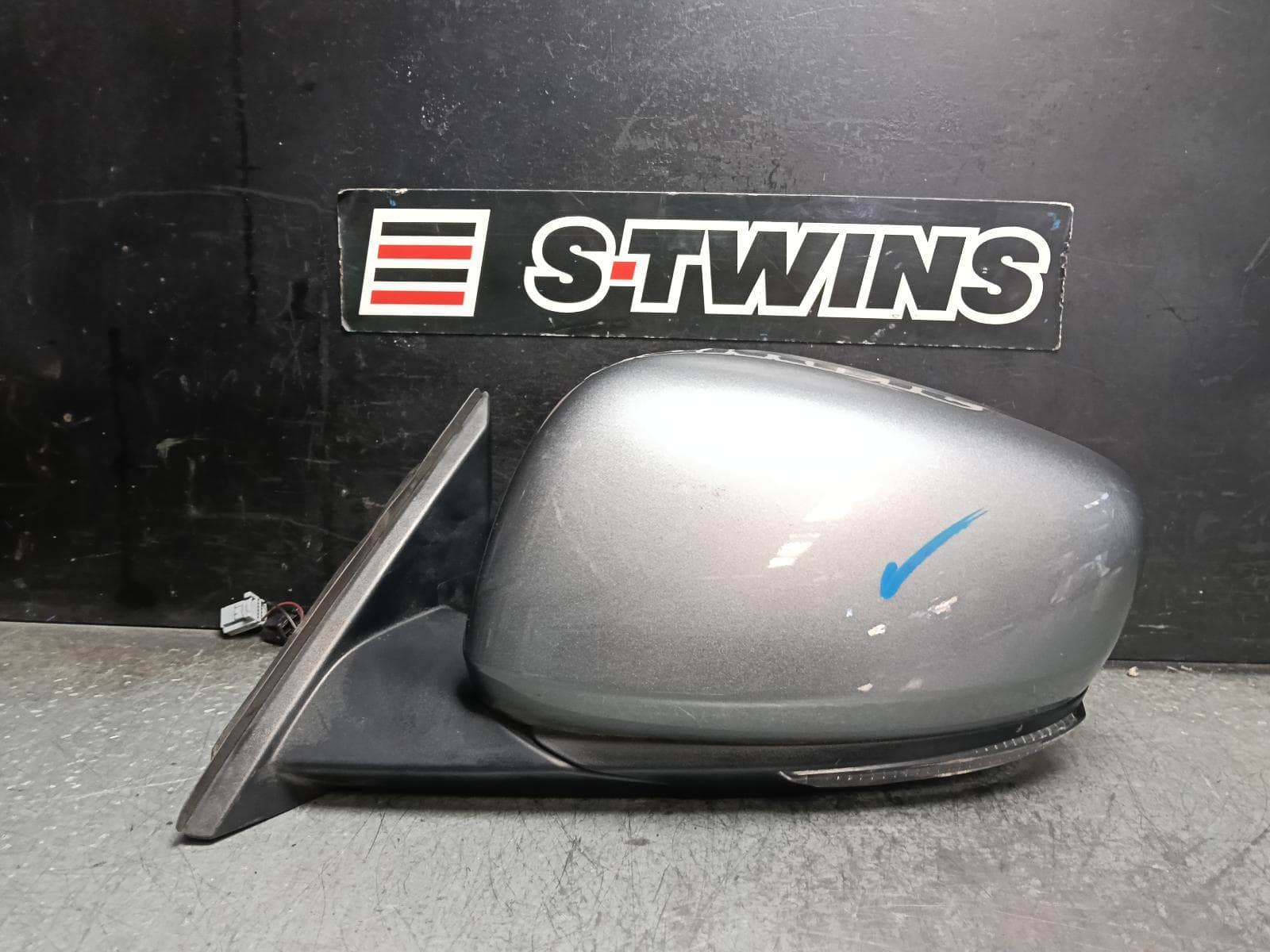 Used auto part listing image: 2017 RENAULT KALEOS LEFT DOOR MIRROR XZG, W/ POWER FOLD, BLIND SPOT TYPE, 05/16-05/19 0000414263