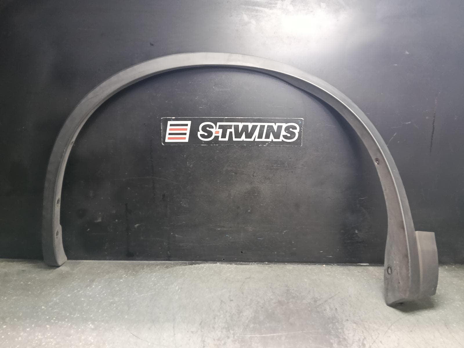 Used auto part listing image: 2017 RENAULT KALEOS WHEEL ARCH FLARE XZG, LH FRONT, 05/16- 0000414272