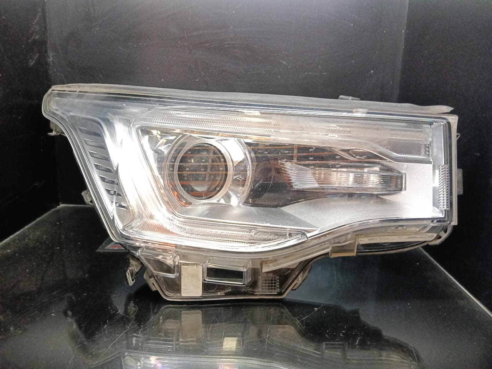 Used auto part listing image: 2020 HOLDEN ACADIA RIGHT HEADLAMP AC, HID TYPE, 08/18- 0000402875