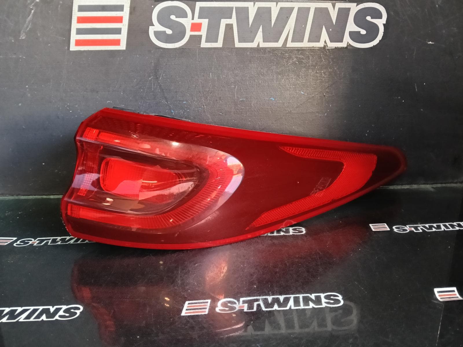 Used auto part listing image: 2018 KIA SPORTAGE RIGHT TAILLIGHT QL, IN BODY, NON LED TYPE, 07/18-08/21 0000379529