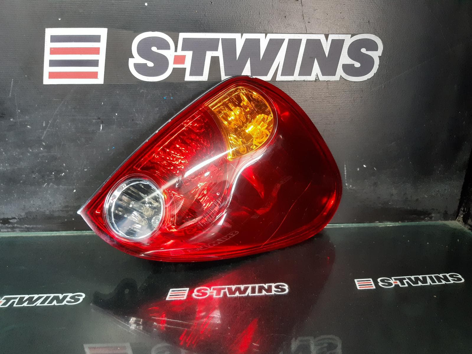 Used auto part listing image: 2011 MITSUBISHI TRITON RIGHT TAILLIGHT IN BODY, UTE, ML-MN, 07/06-04/15 0000262433