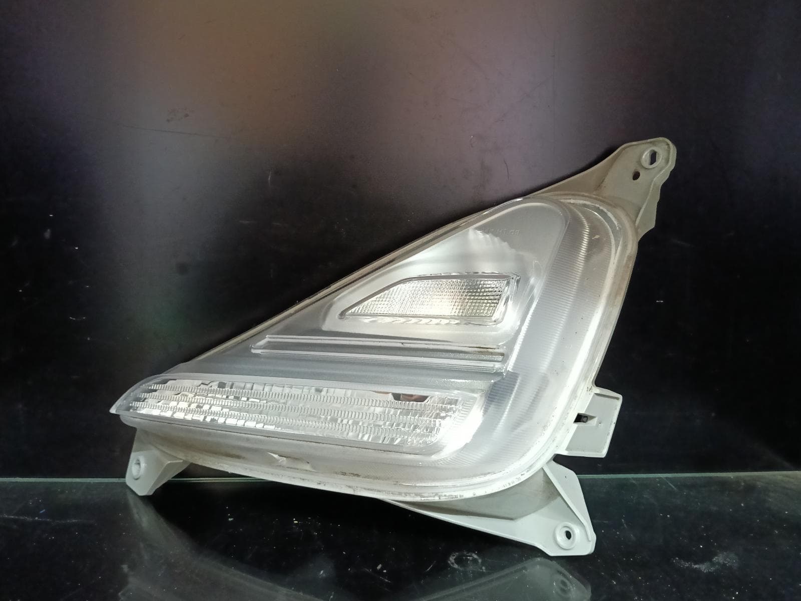 Used auto part listing image: 2018 KIA CERATO LEFT TAILLIGHT BD, IN BUMPER, FLASHER, SEDAN, 04/18-03/21 0000397369