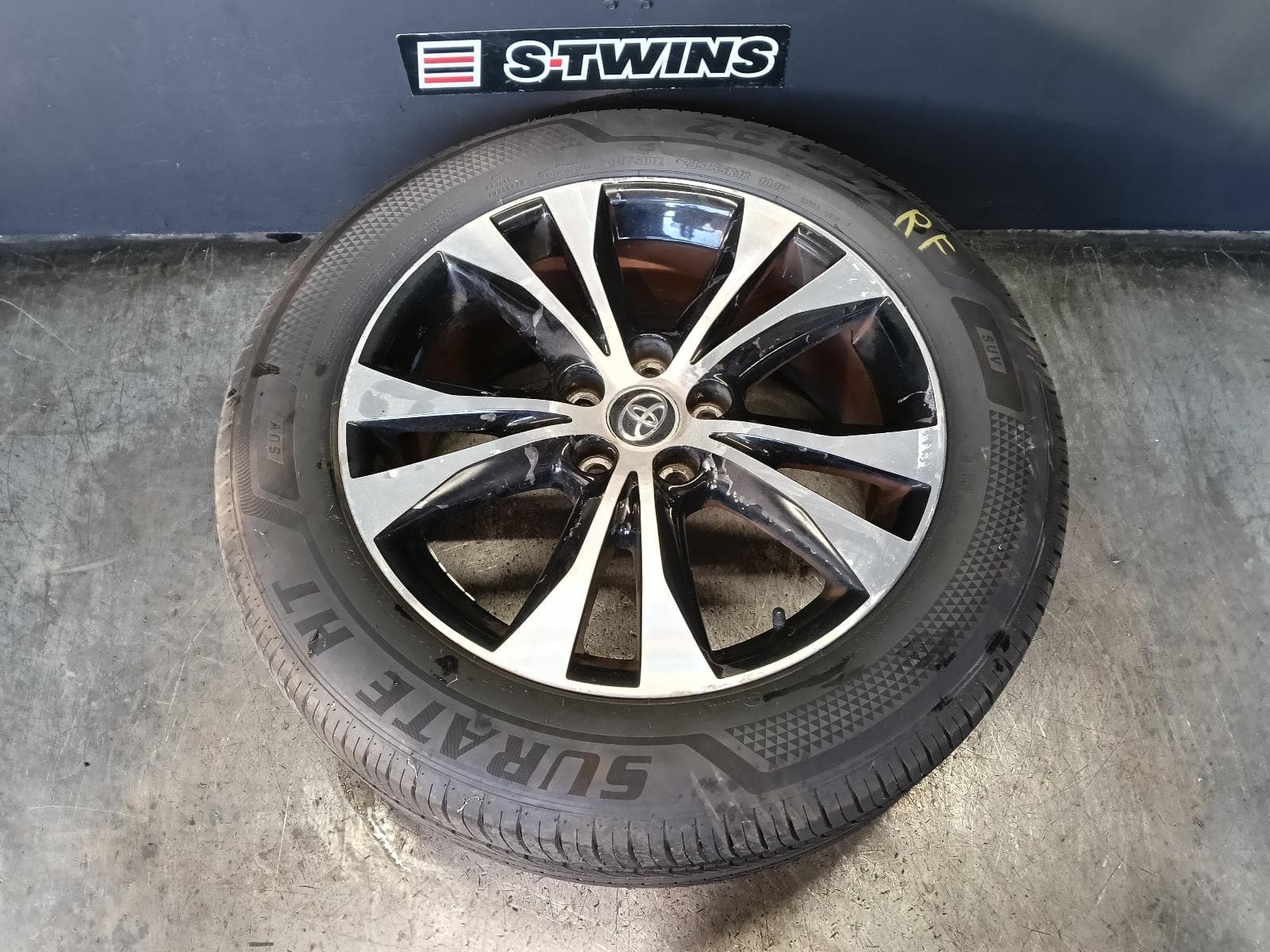 Used auto part listing image: 2015 TOYOTA RAV4 WHEEL MAG FACTORY, 18X7.5IN, XA40, 12/12-12/18 0000412275