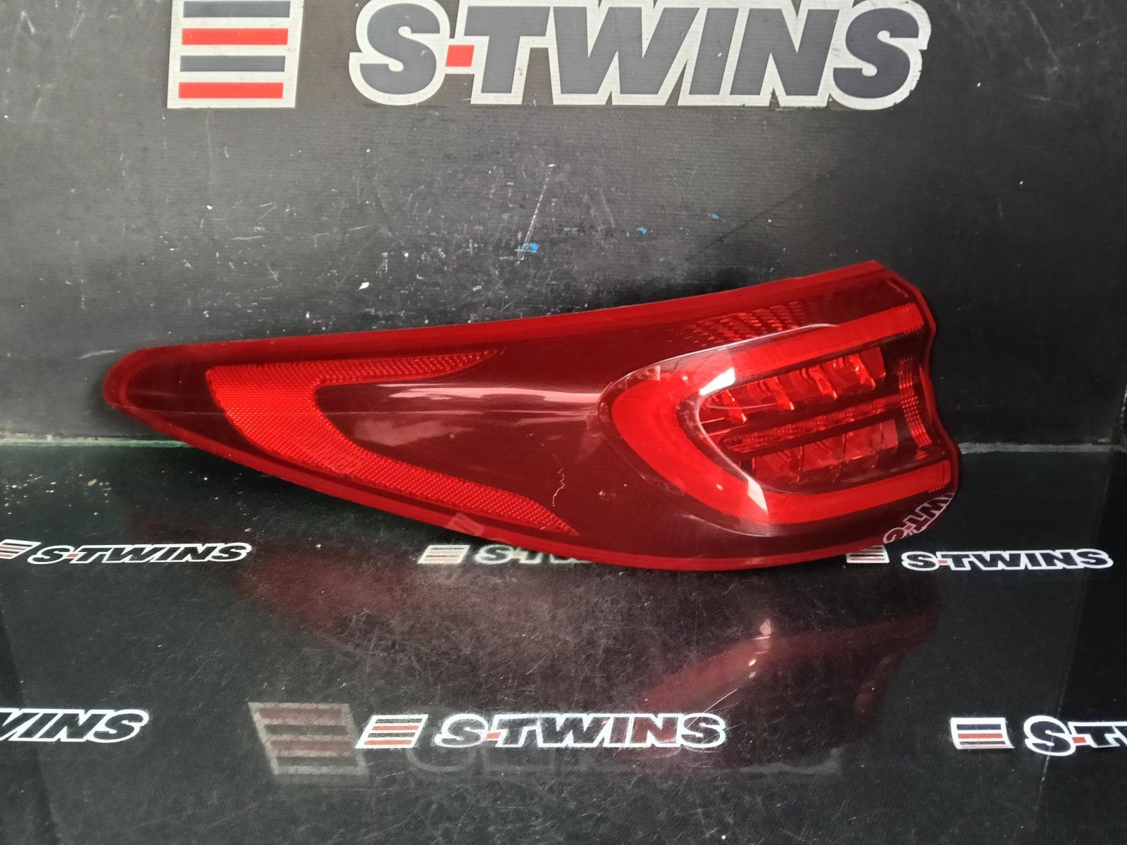 Used auto part listing image: 2018 KIA SPORTAGE LEFT TAILLIGHT QL, IN BODY, LED TYPE, 06/18-08/21 0000406889