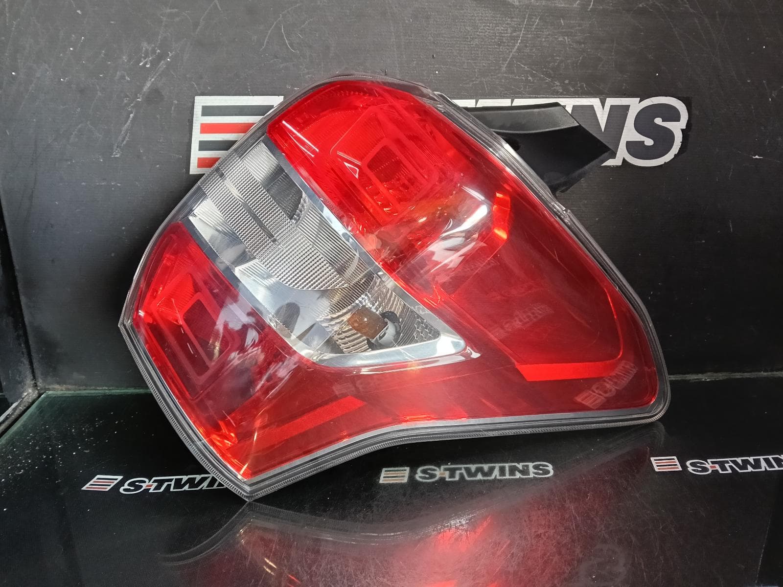 Used auto part listing image: 2013 SUBARU FORESTER RIGHT TAILLIGHT SJ, IN BODY, 12/12-01/16 0000380689