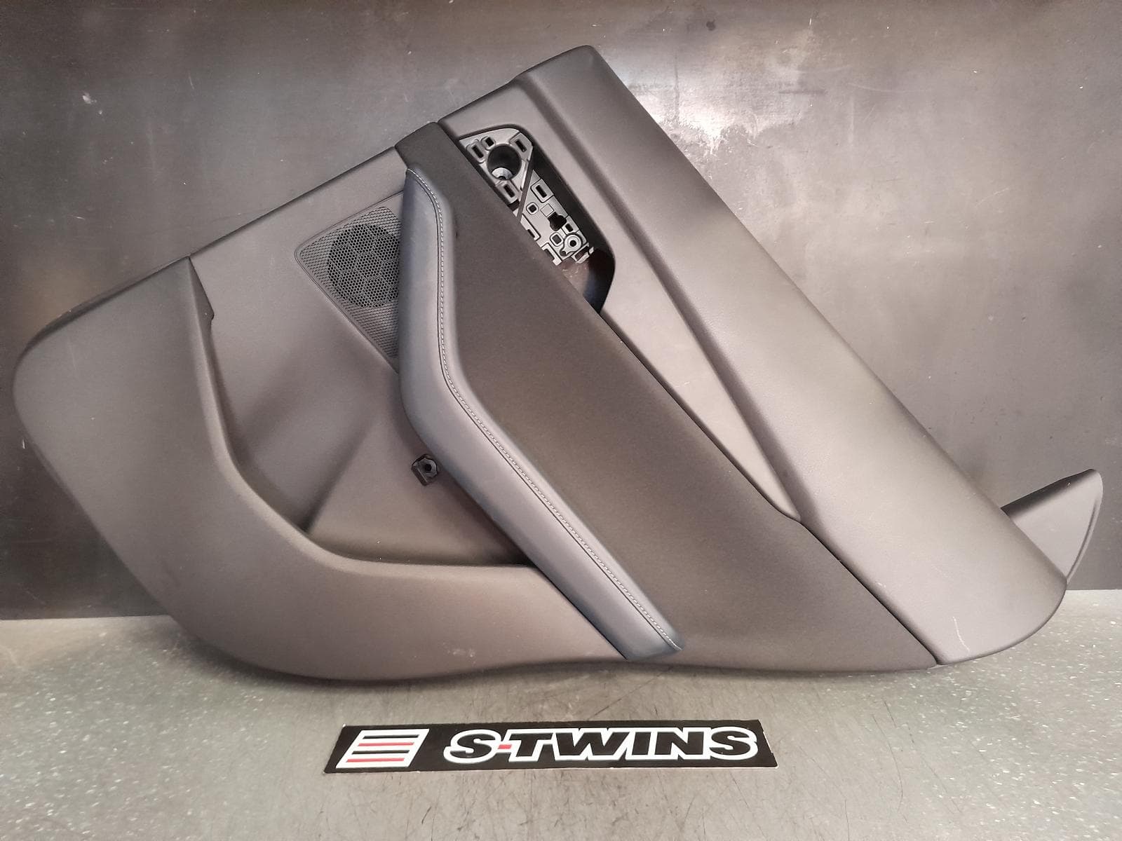 Used auto part listing image: 2021 MAZDA CX30 DOOR TRIM RH REAR, DM, 10/19- 0000358774