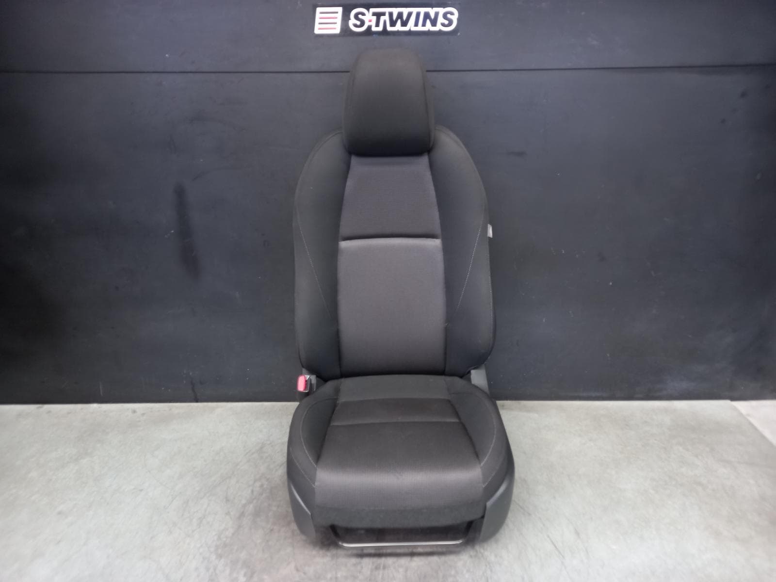 Used auto part listing image: 2021 MAZDA CX30 FRONT SEAT LH FRONT, DM, BLACK CLOTH, 10/19- 0000358713
