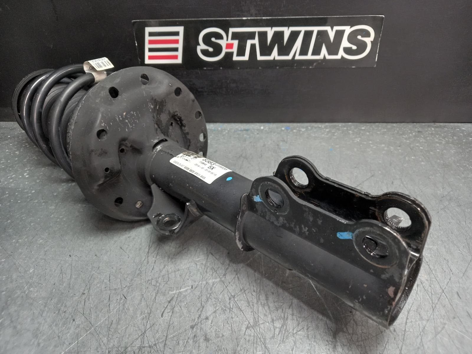 Used auto part listing image: 2014 HOLDEN BARINA RIGHT FRONT STRUT TM, 09/11-12/18 0000373619