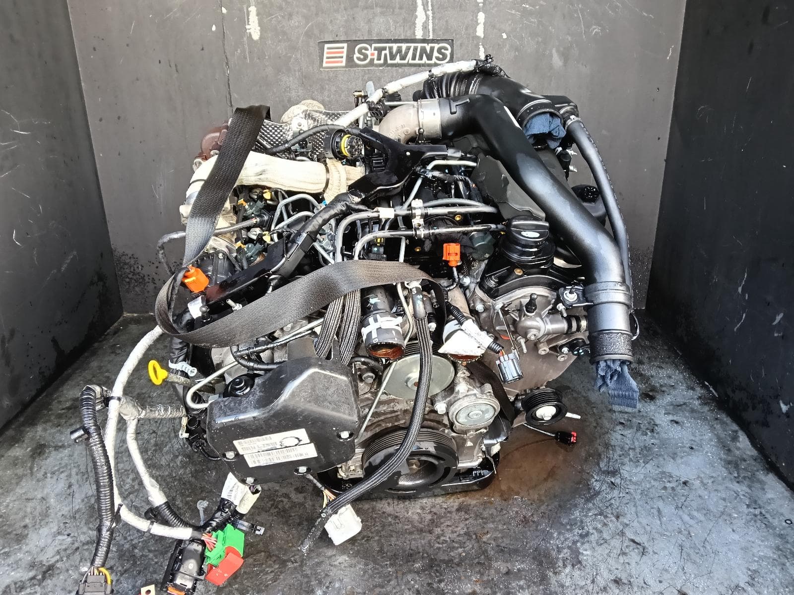 Used auto part listing image: 2017 JEEP GRANDCHEROKEE ENGINE DIESEL, 3.0, TURBO, WK, 04/13-02/22 0000403248