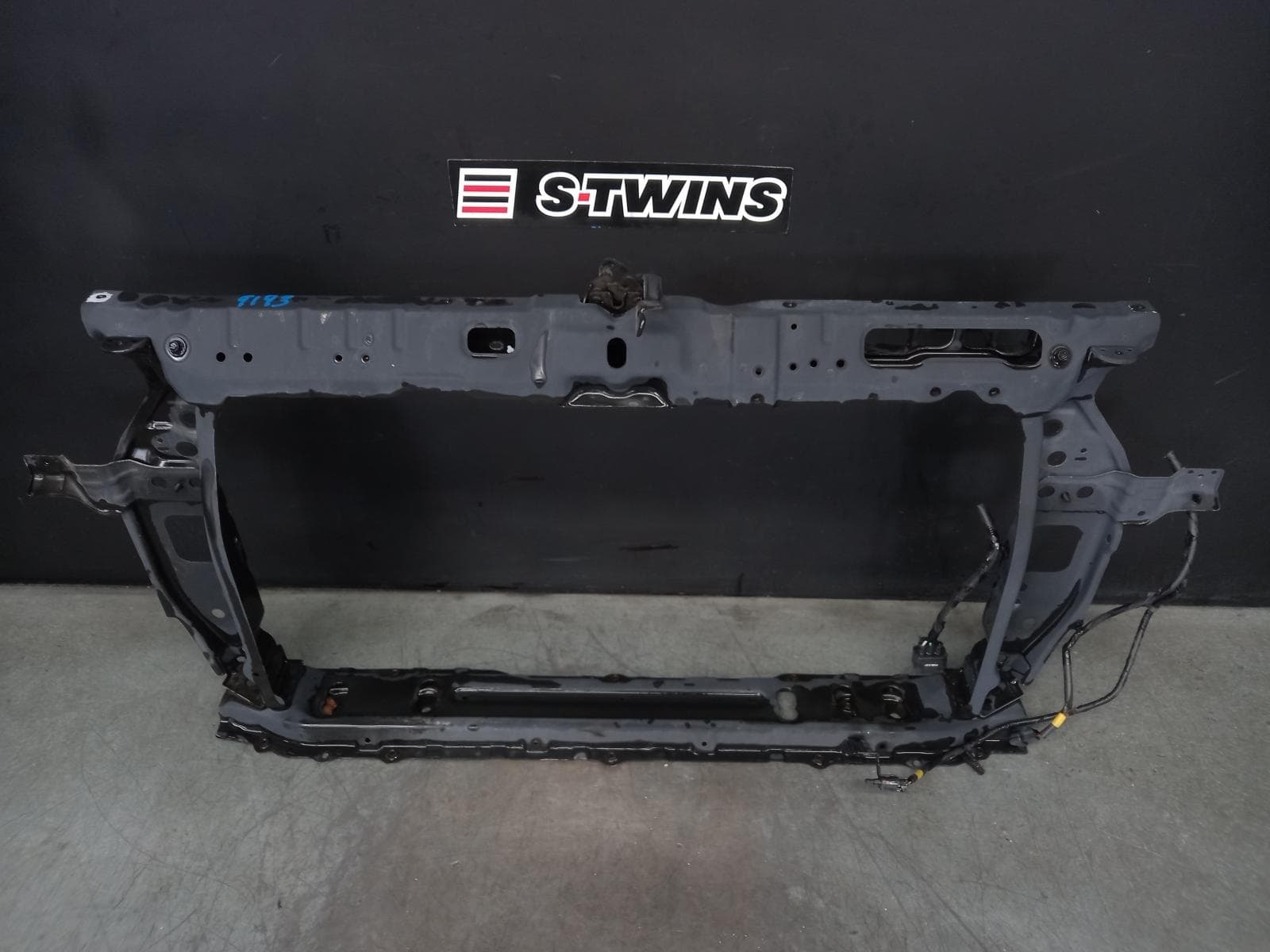 Used auto part listing image: 2016 HYUNDAI ACCENT RADIATOR SUPPORT RB, PETROL, P/N 64101-1R000/1R300, 05/11-12/19 0000373823