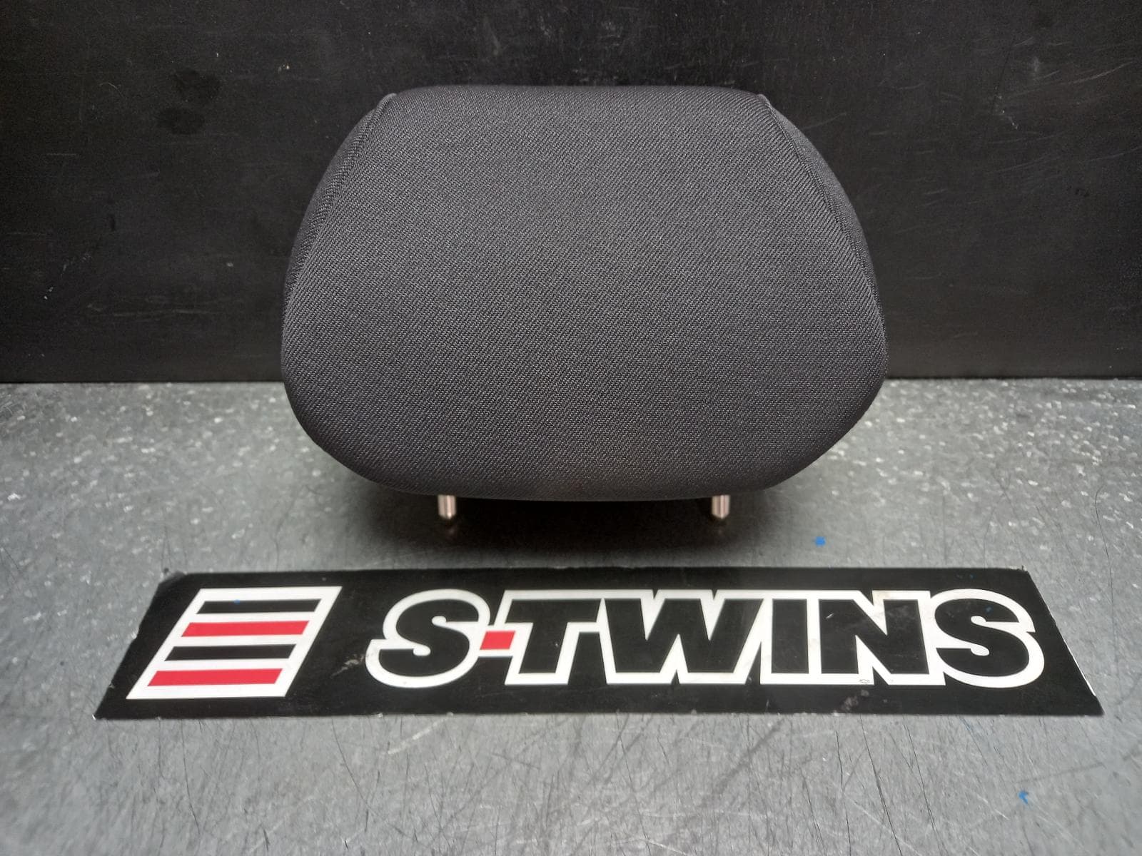 Used auto part listing image: 2016 HYUNDAI ACCENT HEADREST LH REAR, CLOTH, RB, 05/11-12/19 0000374327