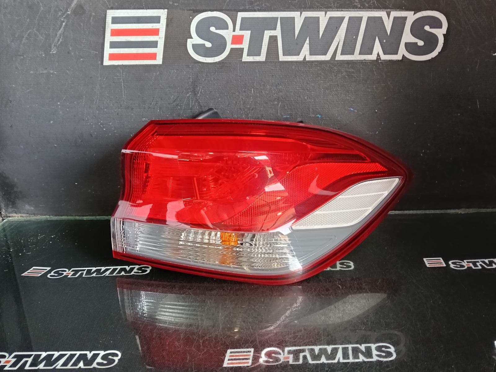 Used auto part listing image: 2018 HYUNDAI I30 RIGHT TAILLIGHT IN BODY, PD, HALOGEN TYPE, HATCH (S.KOREA VIN KMHH), GO/ACTIVE/ELITE/SR, 03/17-12/23 0000380027