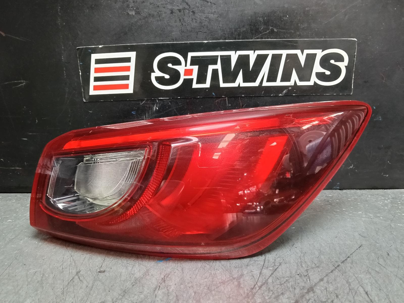 Used auto part listing image: 2016 MAZDA CX3 RIGHT TAILLIGHT DK, IN BODY, LED TYPE, 03/15-05/18 0000386251