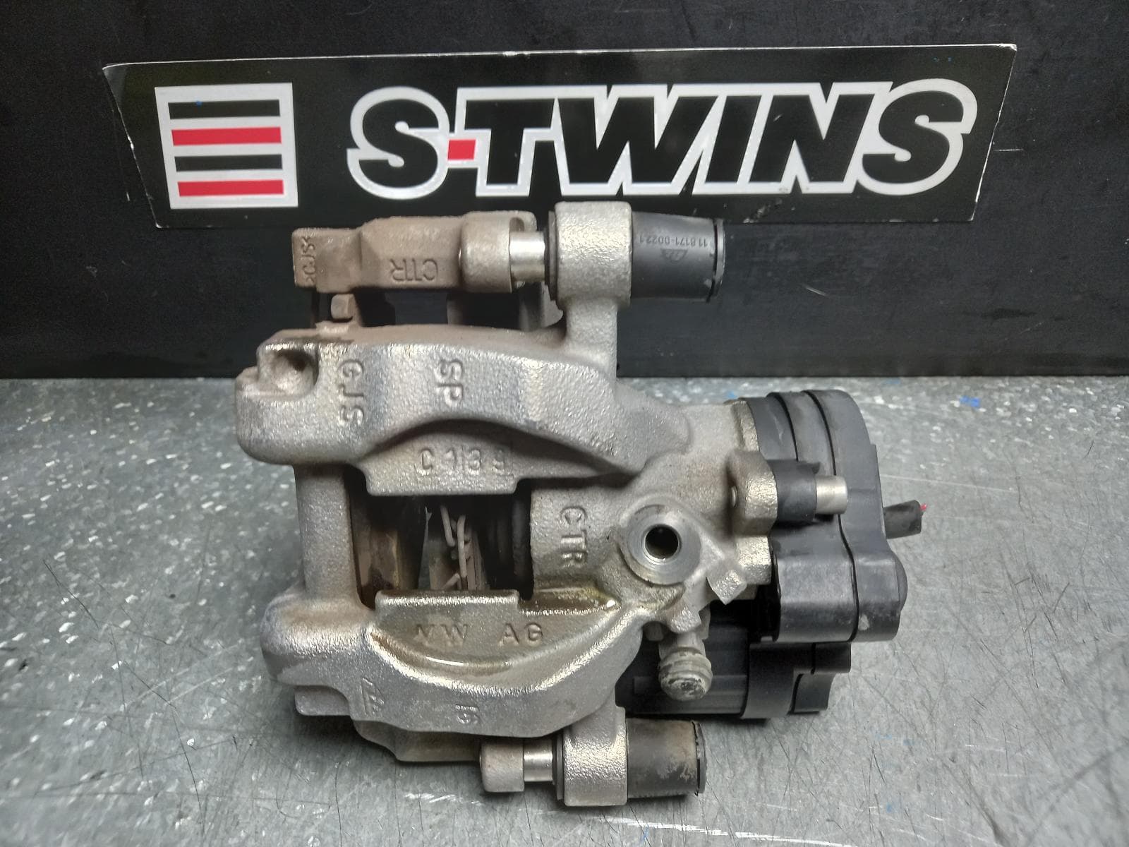 Used auto part listing image: 2022 AUDI Q3 CALIPER F3, LH REAR, GREY, 300MM ROTOR, 03/19- 0000375369