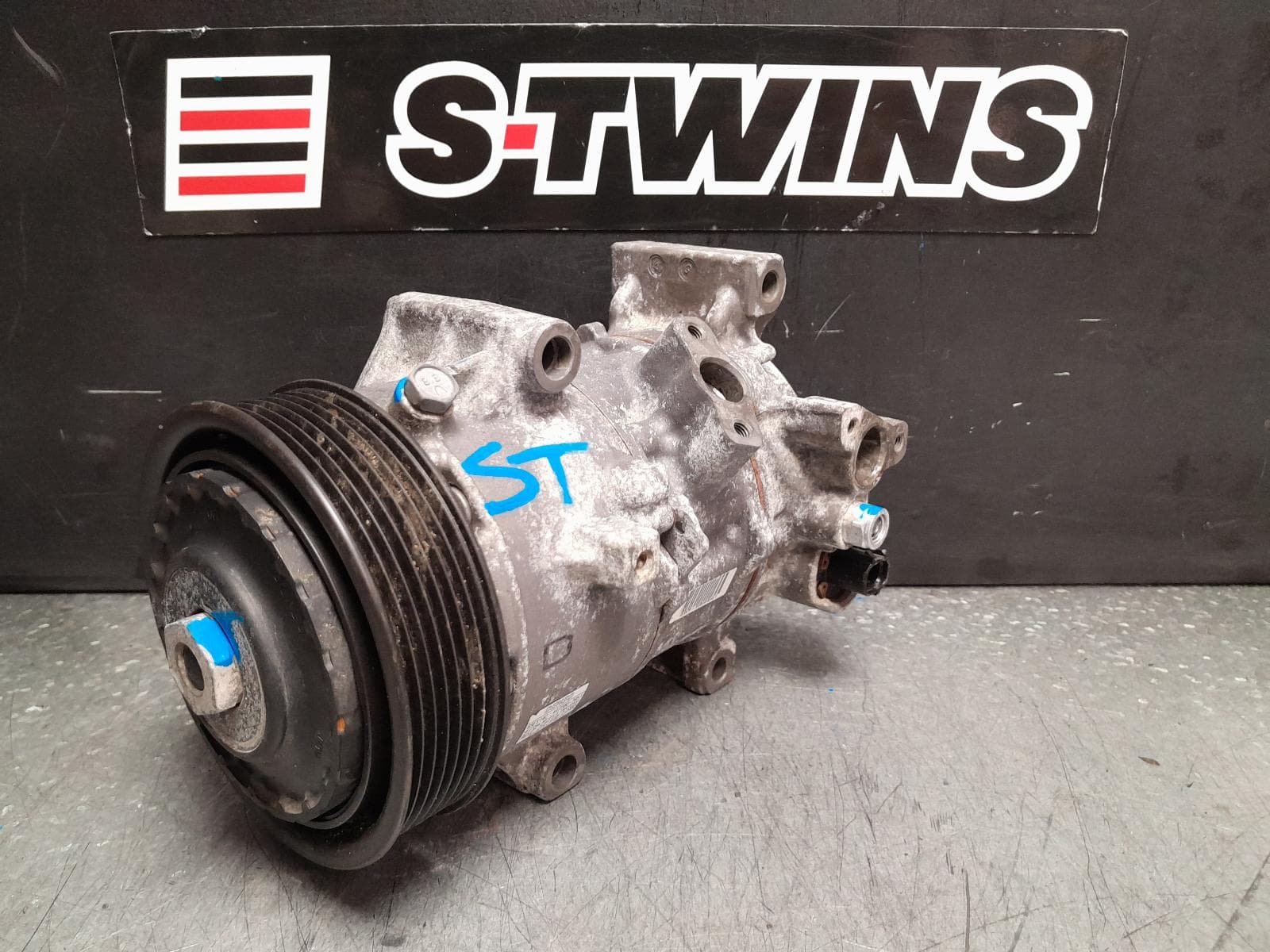 Used auto part listing image: 2014 TOYOTA RAV4 A C COMPRESSOR ALA49R, 2.2, DIESEL, 12/12-12/18 0000376470
