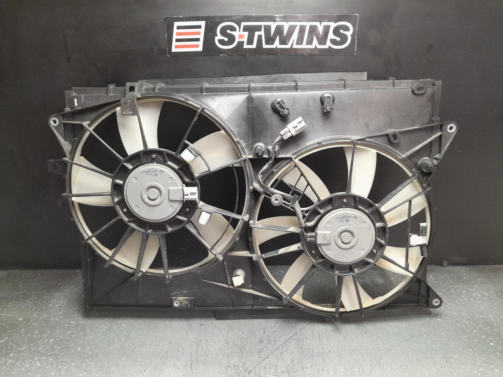 Used auto part listing image: 2014 TOYOTA RAV4 FAN RAD FAN, 2.2, DIESEL, ALA49R, 12/12-09/15 0000376481