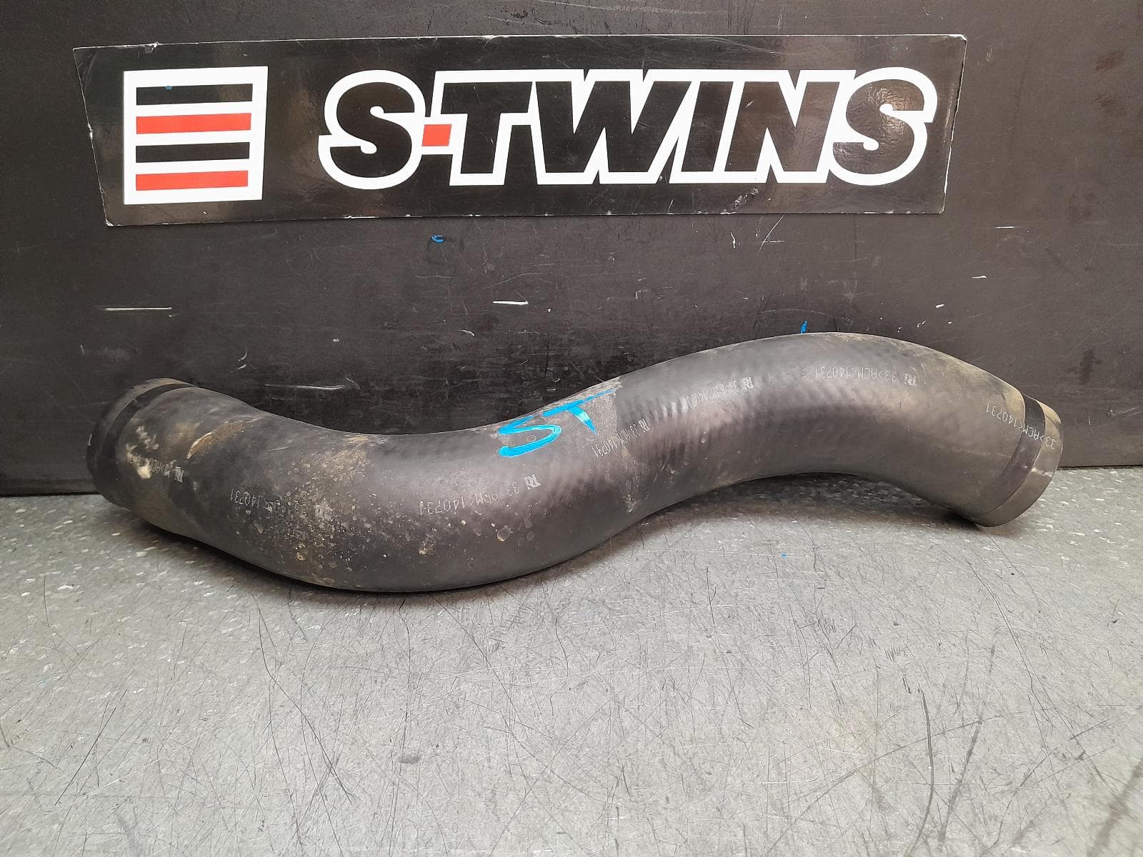 Used auto part listing image: 2014 TOYOTA RAV4 INTERCOOLER TURBO TO INTERCOOLER HOSE/PIPE, XA40, 12/12-12/18 0000376485