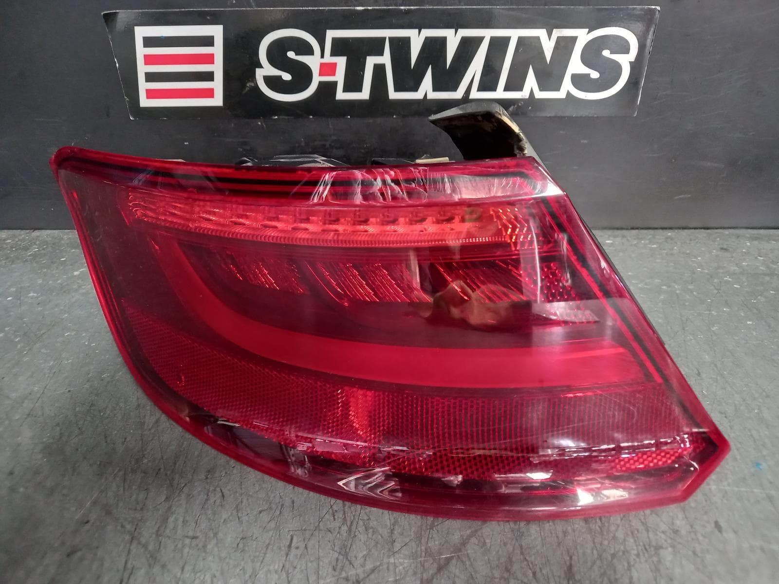 Used auto part listing image: 2014 AUDI A3 LEFT TAILLIGHT A3/S3/RS3, 8V, HATCH, LED TYPE, 03/13-04/16 0000374440