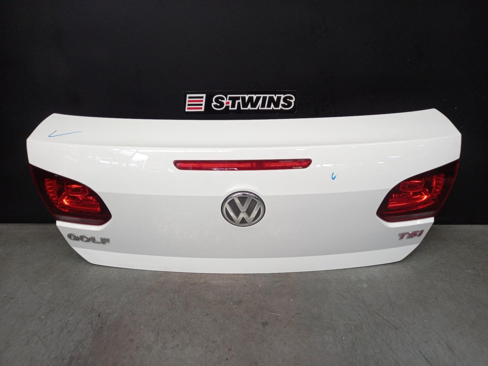 Used auto part listing image: 2012 VOLKSWAGEN GOLF BOOTLID TAILGATE BOOTLID, GEN 6, CABRIO, 07/11-01/16 0000374686
