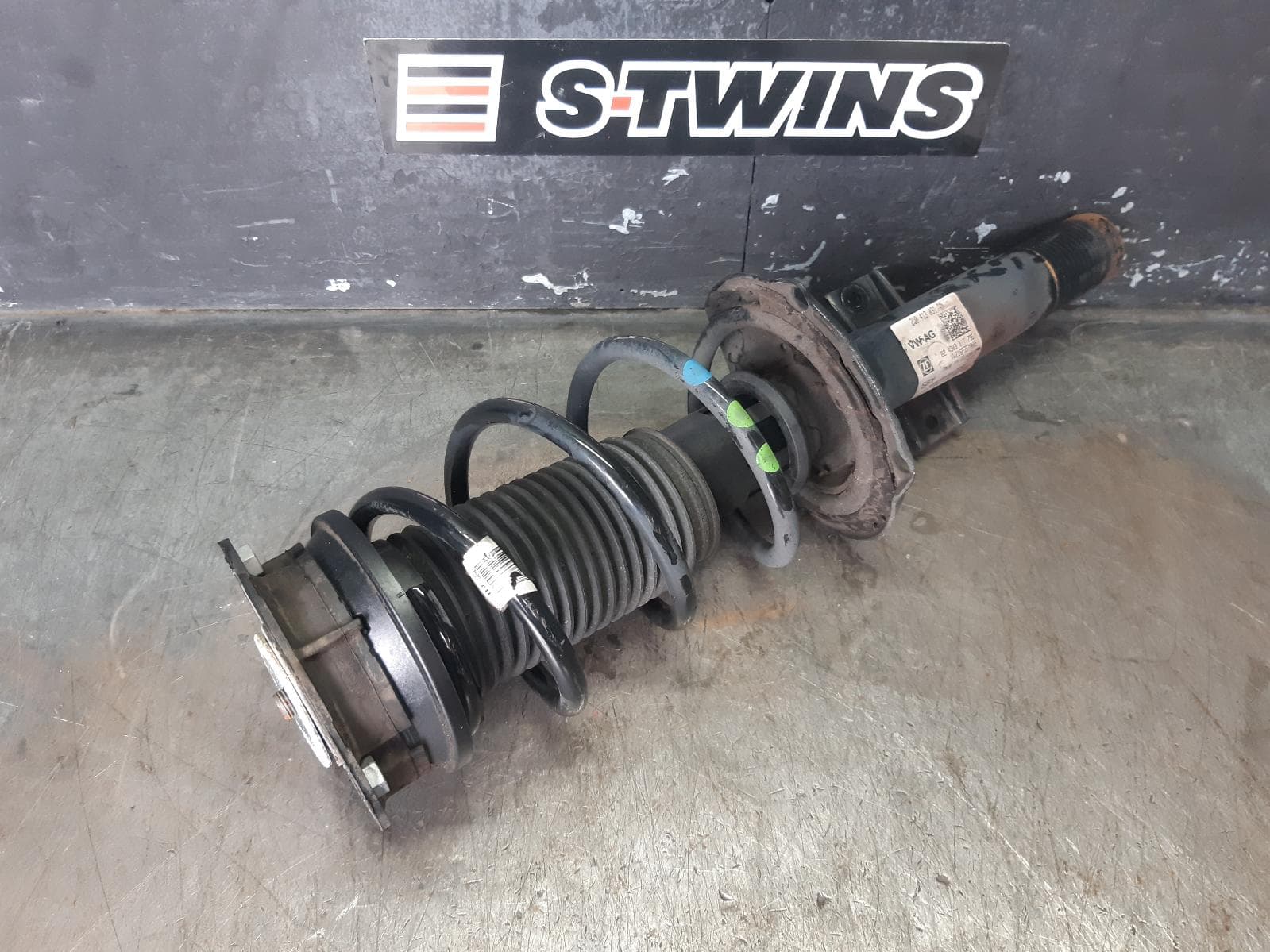 Used auto part listing image: 2021 VOLKSWAGEN T-CROSS RIGHT FRONT STRUT C1, 01/20- 0000376939