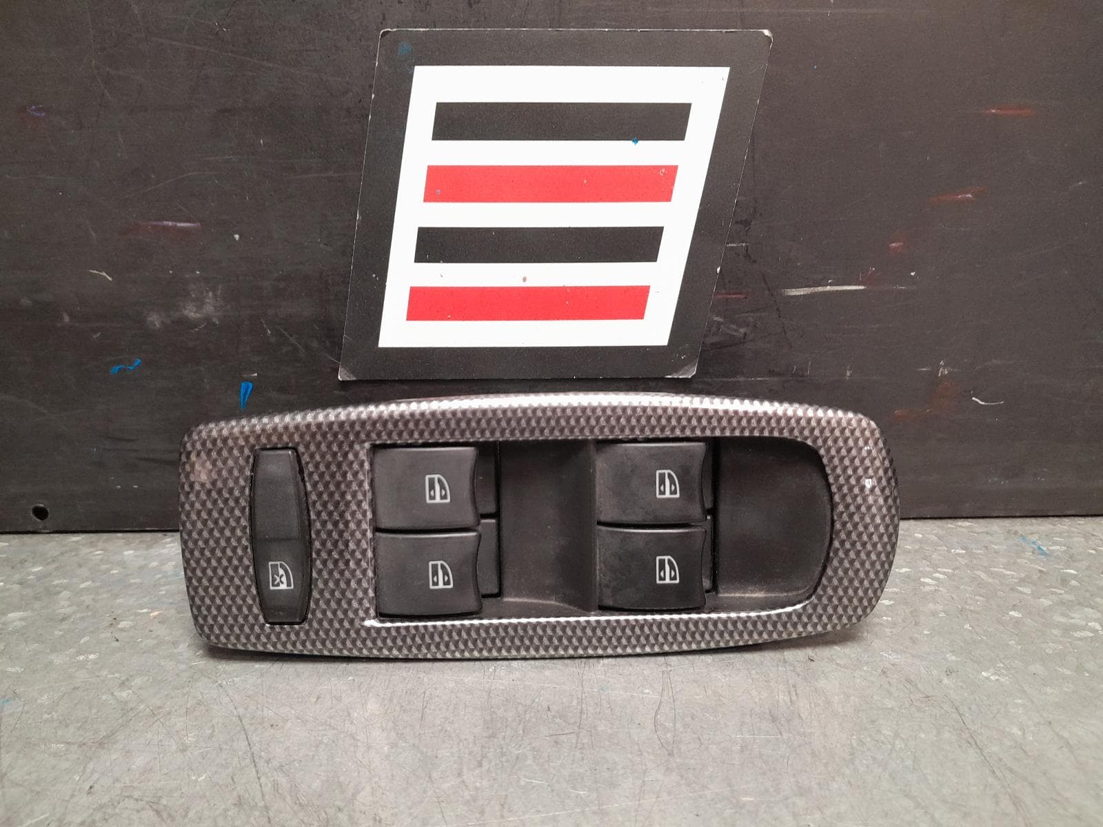 Used auto part listing image: 2012 RENAULT KALEOS PWR DR WIND SWITCH RH FRONT (MASTER SWITCH), H45, 09/08-03/13 0000378411