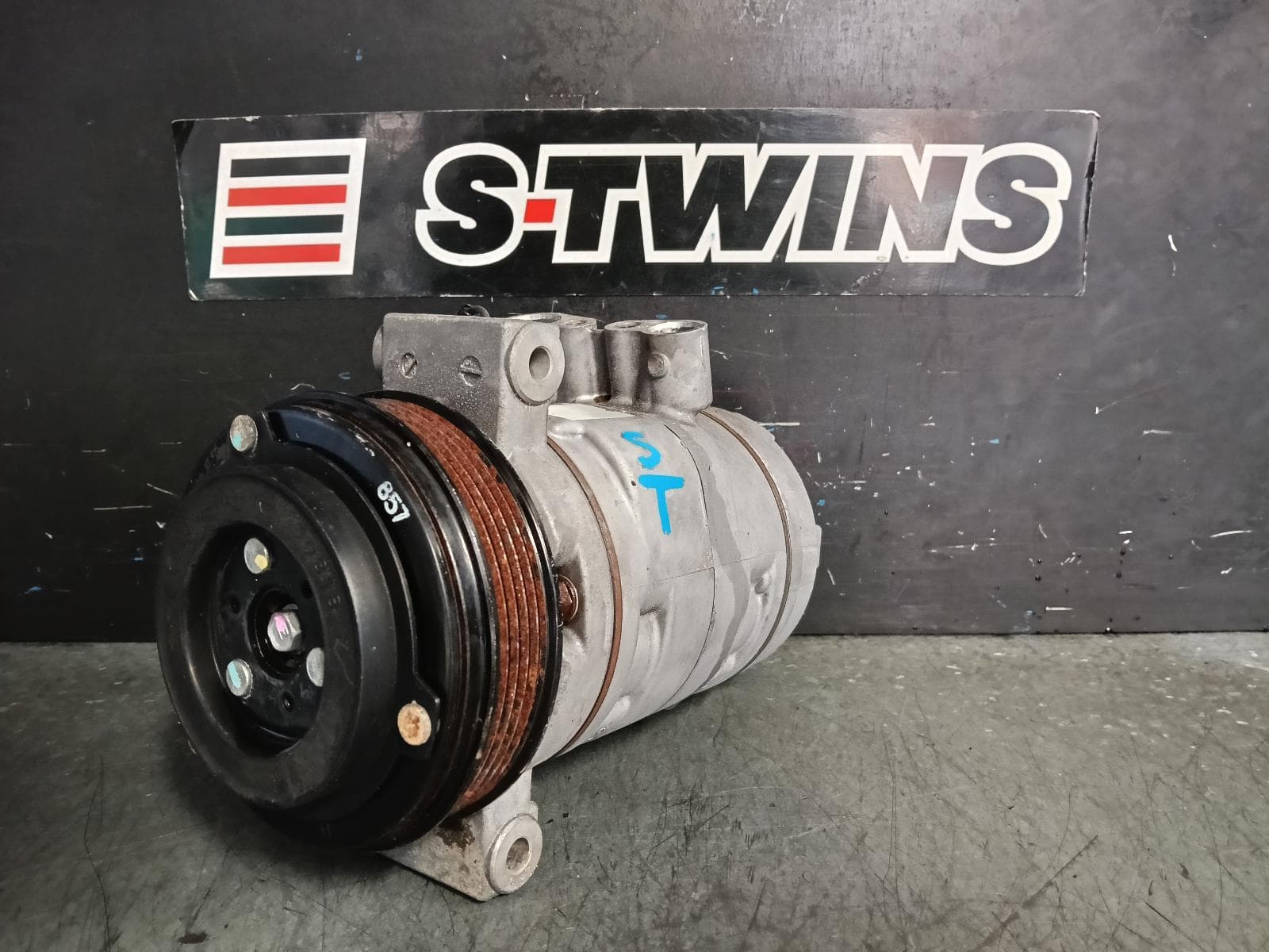 Used auto part listing image: 2018 NISSAN NAVARA A C COMPRESSOR NP300, 2.3, DIESEL, YS23DDTT, TWIN TURBO, 04/15- 0000395123