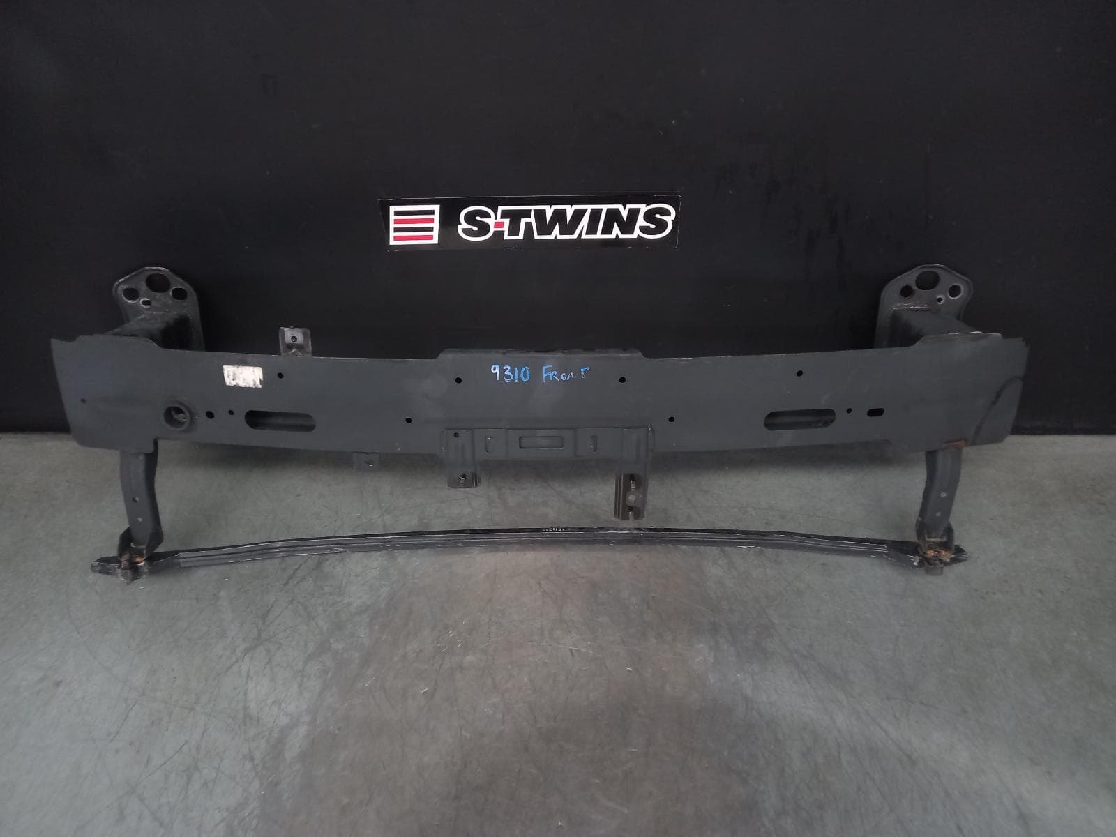 Used auto part listing image: 2018 HYUNDAI SANTA FE F BAR REINFORC BRACK MAIN REINFORCEMENT, TM, 03/18-09/20 0000372640