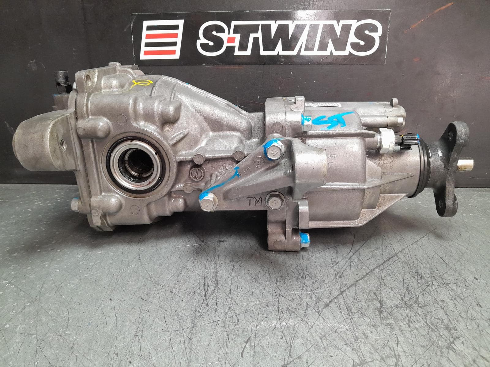 Used auto part listing image: 2018 HYUNDAI SANTA FE DIFFERENTIAL CENTRE REAR, 2.2, DIESEL, D4HB CODE, AWD, TM, 03/18-12/20 0000372561