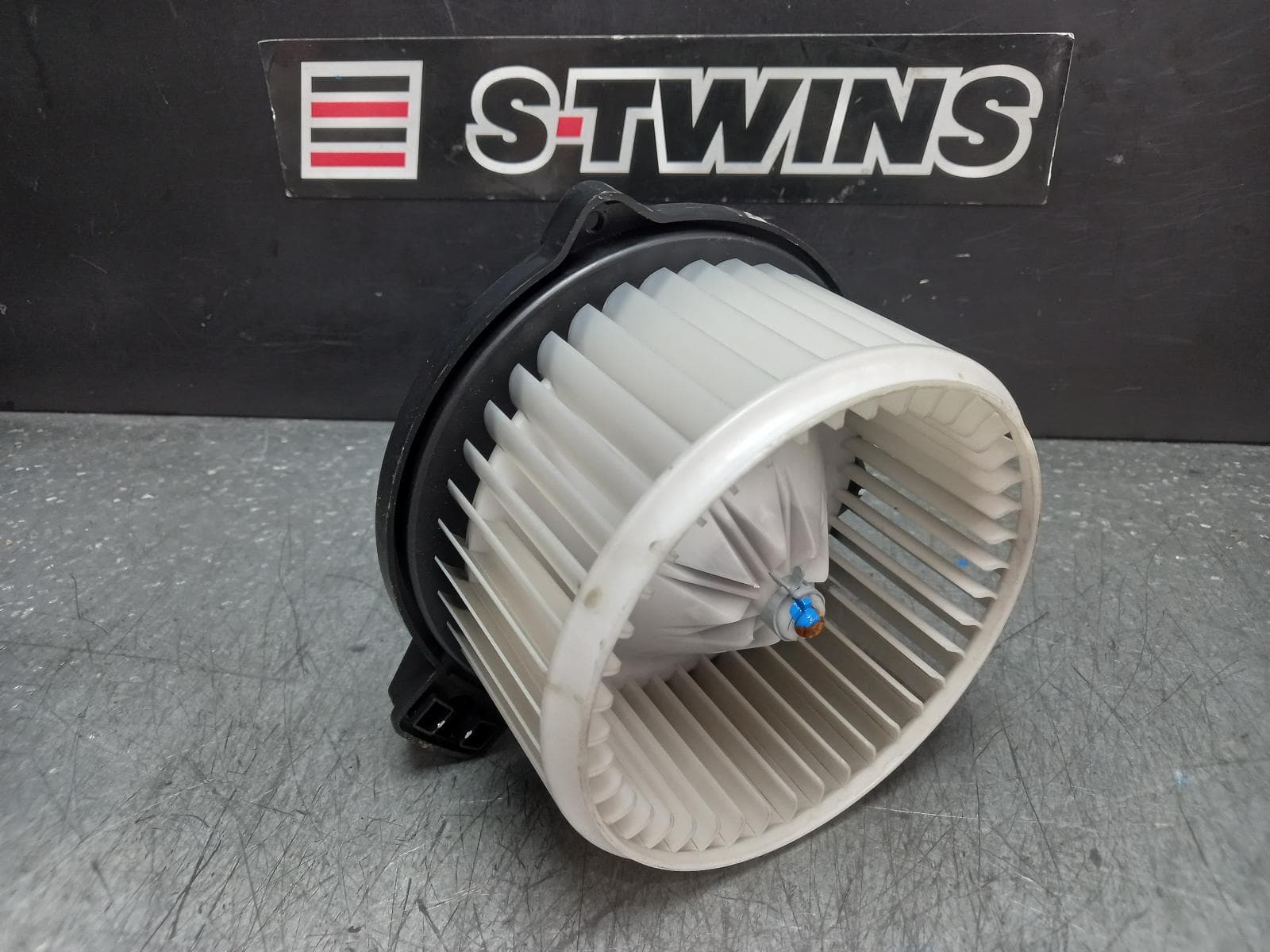 Used auto part listing image: 2018 KIA SPORTAGE HEATER FAN MOTOR QL, 10/15-08/21 0000374603