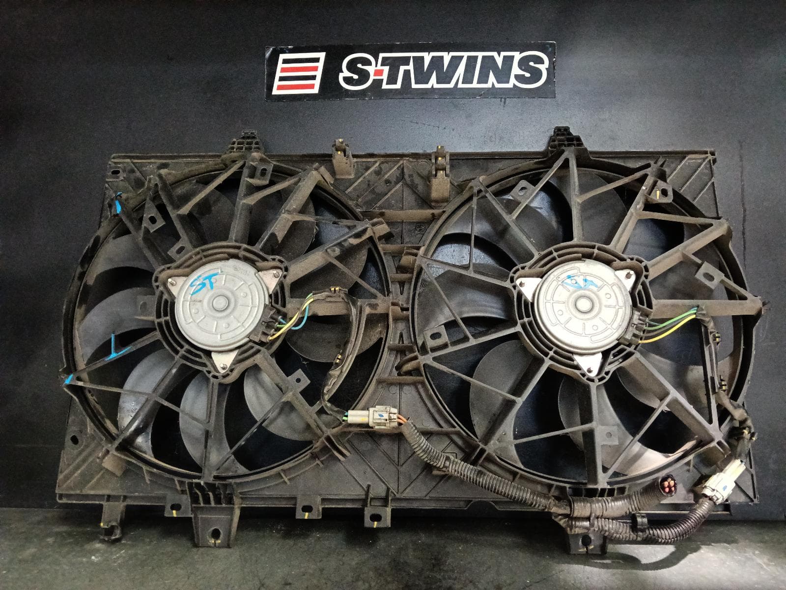 Used auto part listing image: 2017 RENAULT KALEOS FAN DUAL FAN ASSY, PETROL, 2.5, 2TR, XZG, 05/16- 0000405100