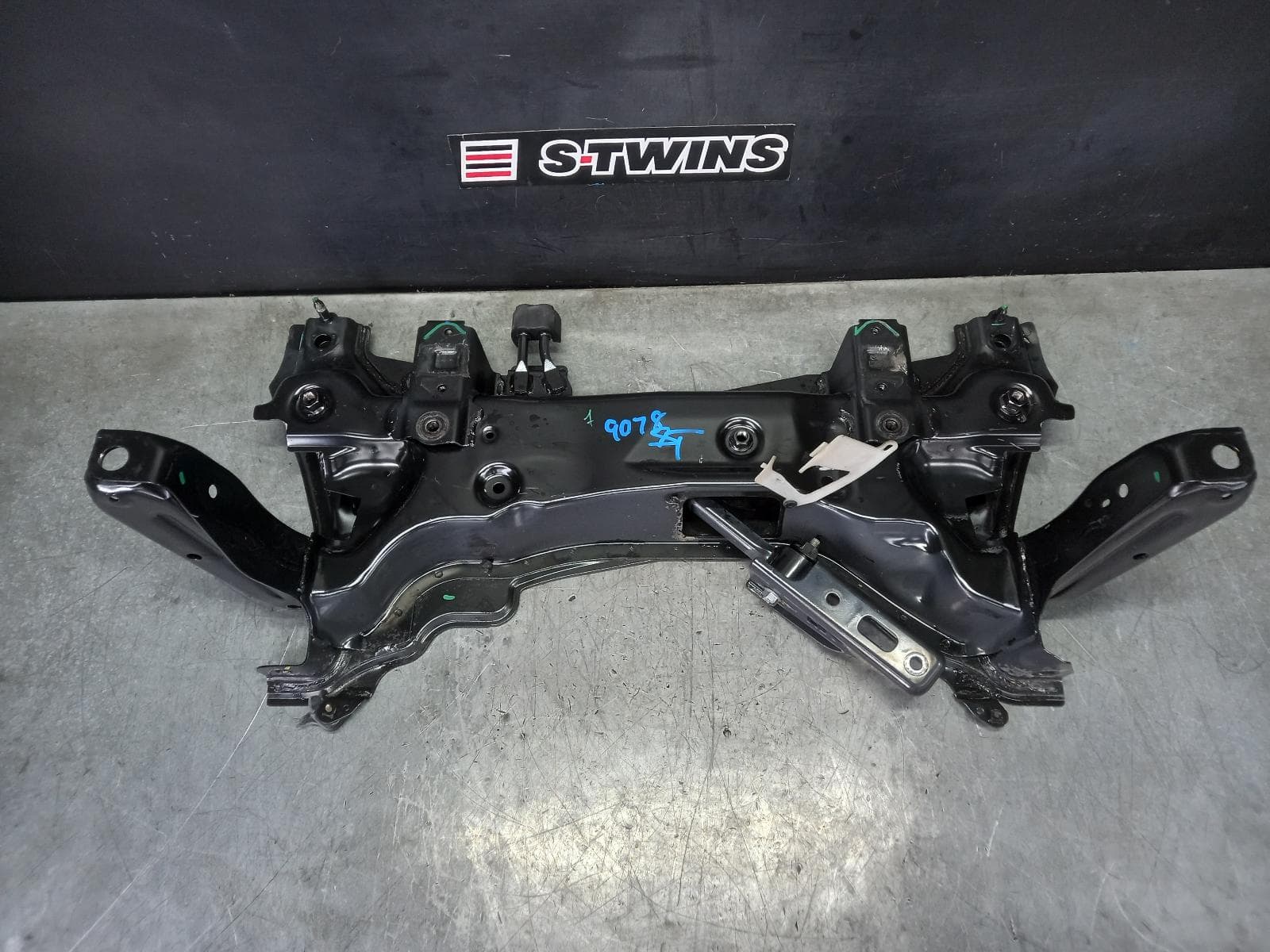 Used auto part listing image: 2016 SUZUKI VITARA FRT XMEMBER CRADLE GRAND VITARA, JT, CROSSMEMBER, 2WD, 08/12-12/18 0000349315