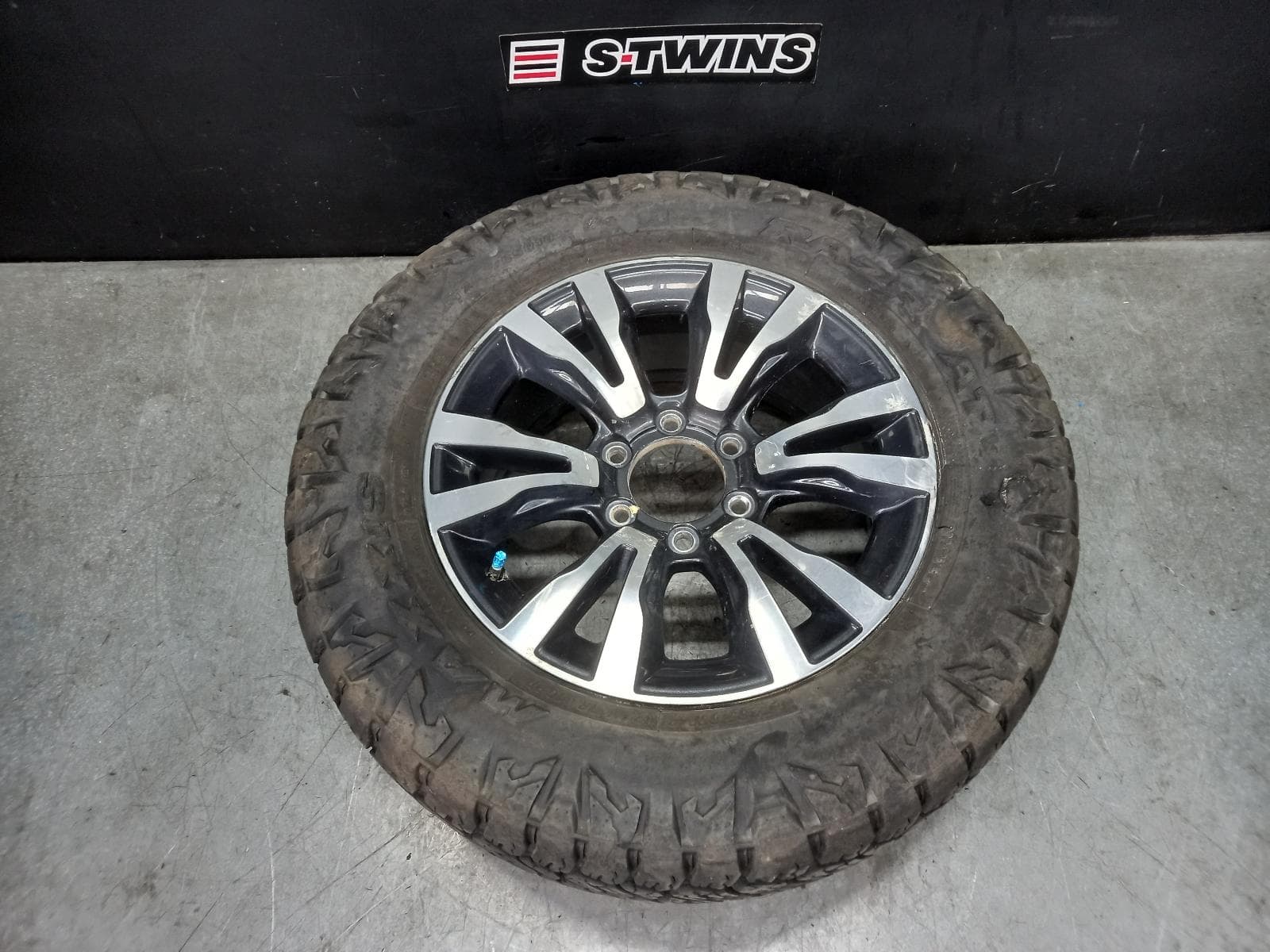 Used auto part listing image: 2019 HOLDEN COLORADO WHEEL MAG FACTORY, 18X7.5IN, GREY/SILVER, RG, 07/16-12/20 0000385272