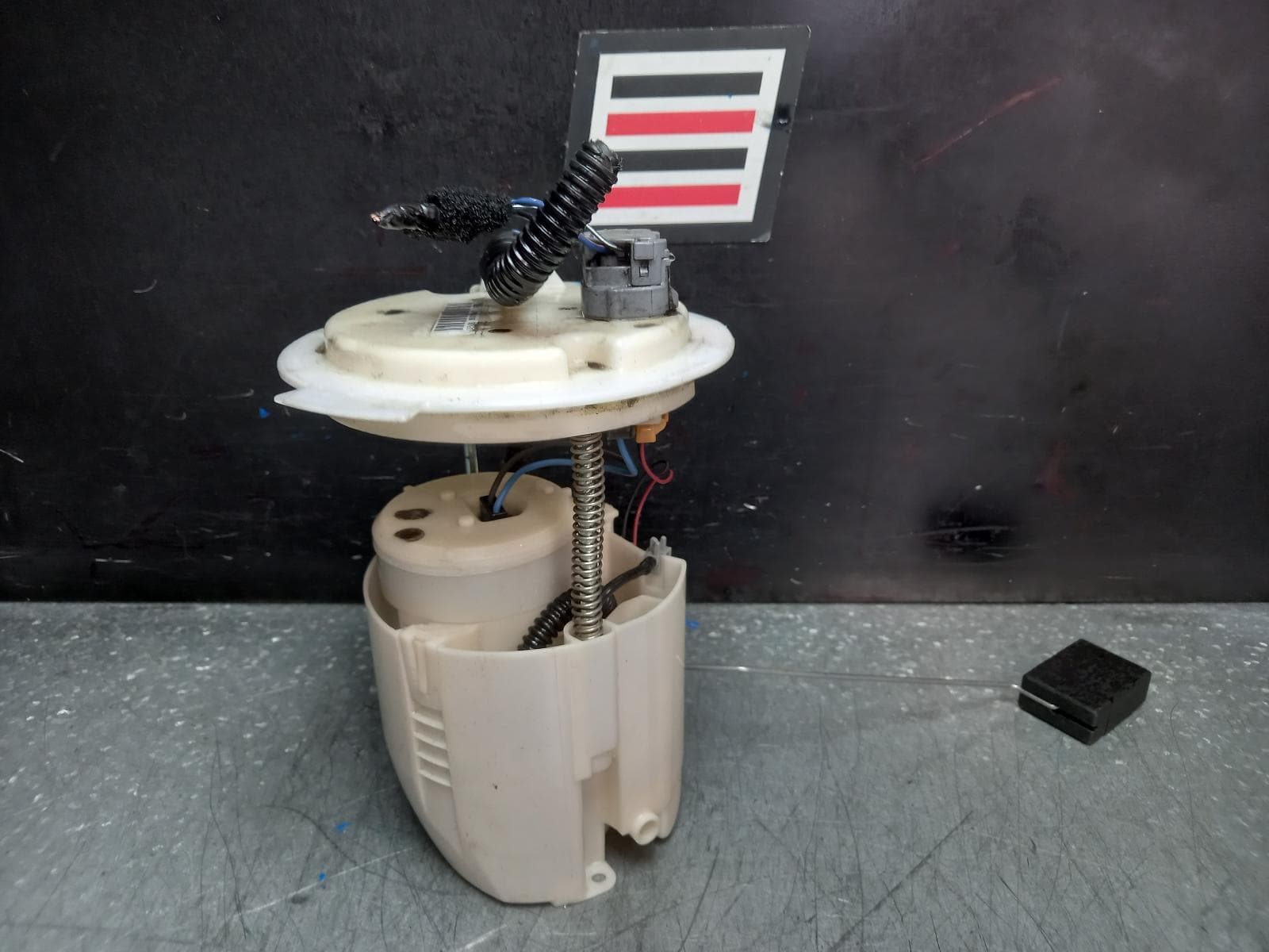Used auto part listing image: 2013 JEEP PATRIOT FUEL PUMP IN TANK (PUMP & SENDER), PETROL, 2.0, MK, 05/11-12/16 0000373403