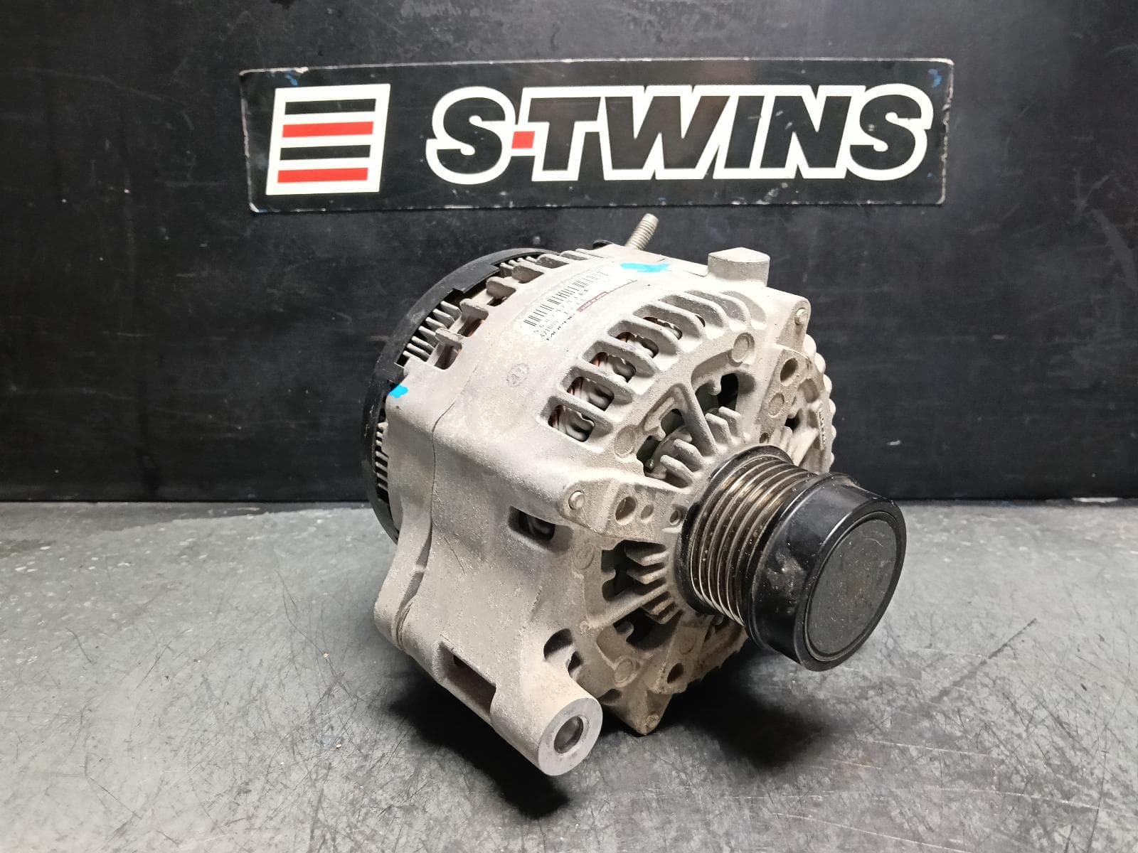 Used auto part listing image: 2022 JEEP WRANGLER ALTERNATOR PETROL, 3.6, 240AMP, JL, 08/20-10/23 0000406838