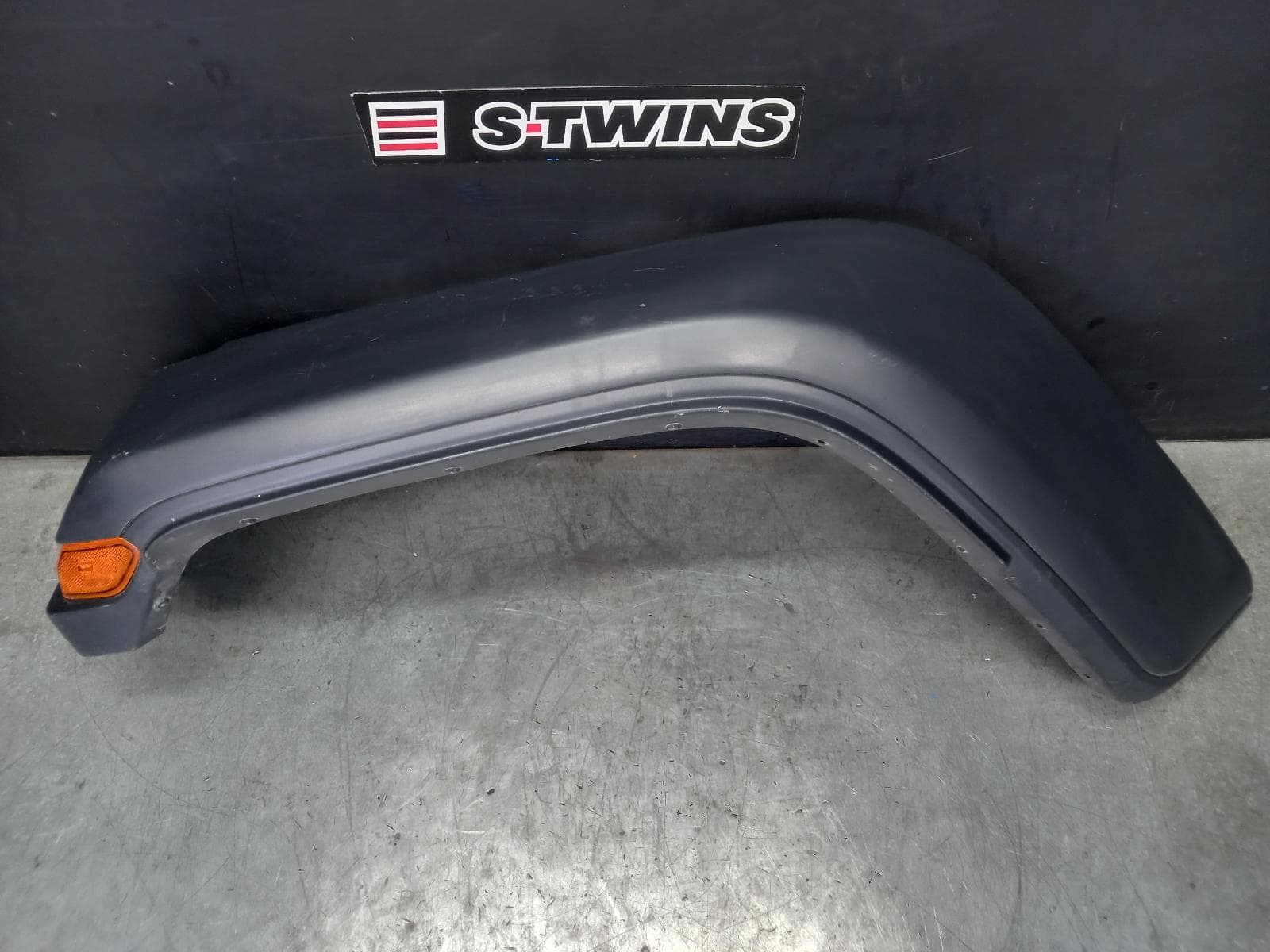 Used auto part listing image: 2022 JEEP WRANGLER WHEEL ARCH FLARE JL, LH FRONT, BLACK, 08/18- 0000392178
