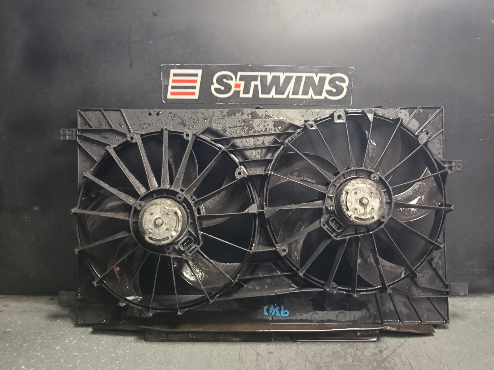 Used auto part listing image: 2013 JEEP COMPASS FAN DUAL FAN ASSY, 2.0/2.4, PETROL, MK SI-II, 12/06-06/13 0000411191